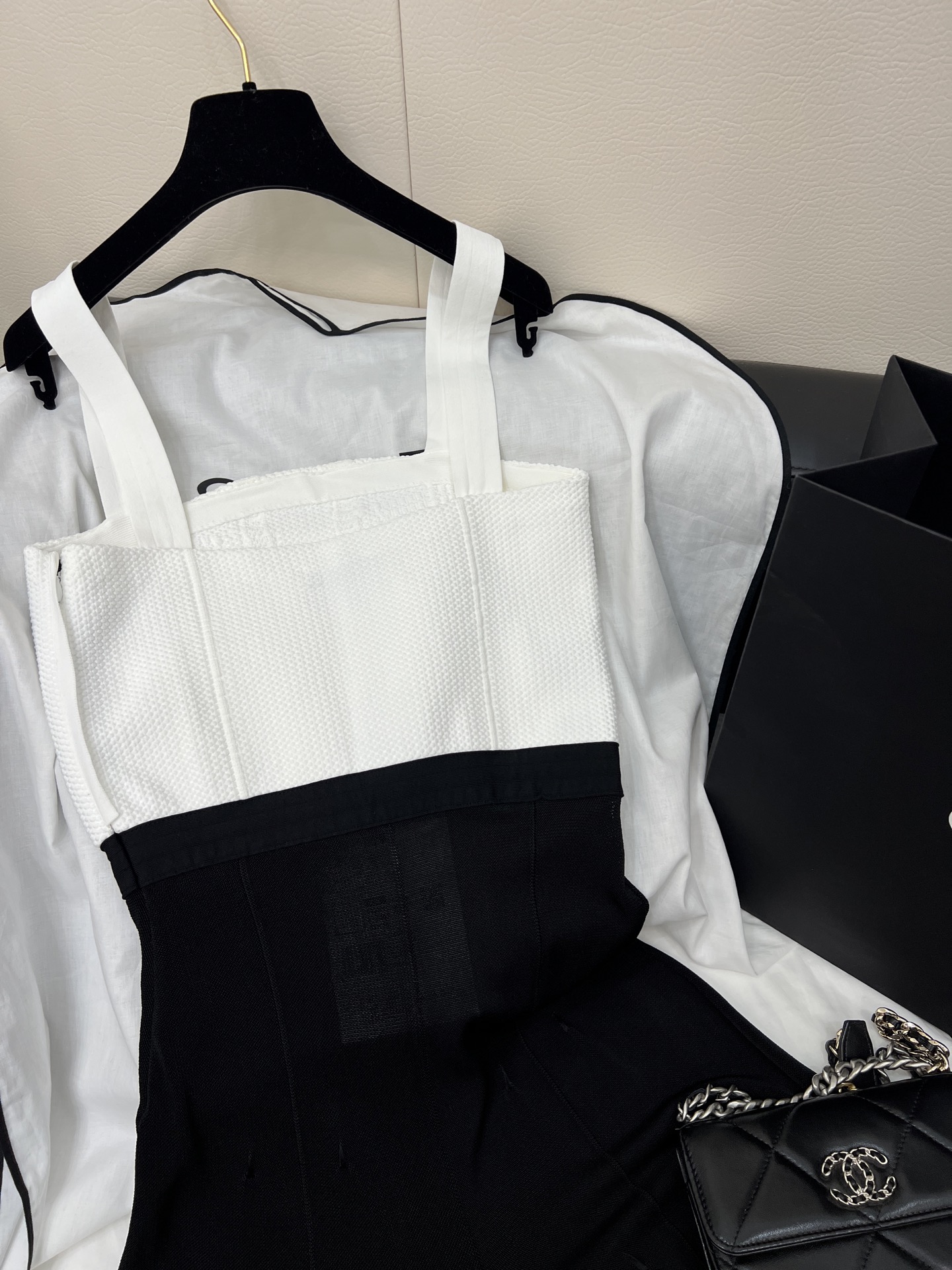 Stylish Black-and-White Wide-Legged Dress: P1472 Review - 图片 6