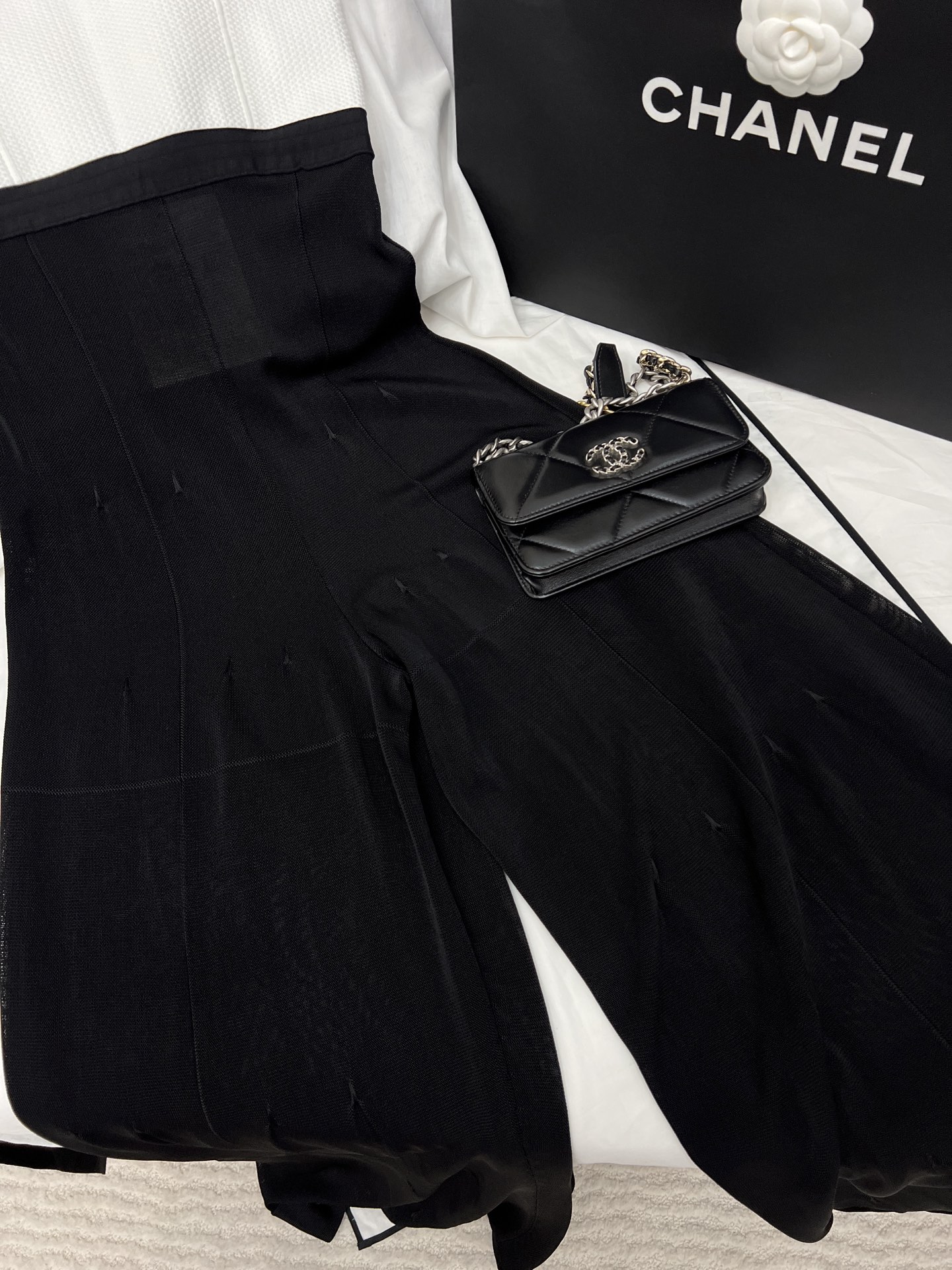 Stylish Black-and-White Wide-Legged Dress: P1472 Review - 图片 3