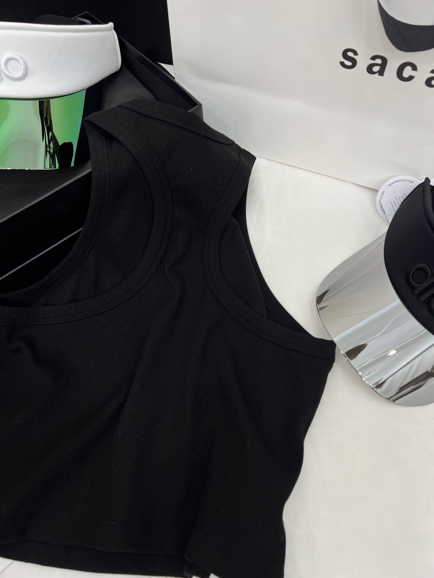 Stylish and Sexy Woman’s Short Style Summer Vest – P414, Perfect for Hot Days! - 图片 4