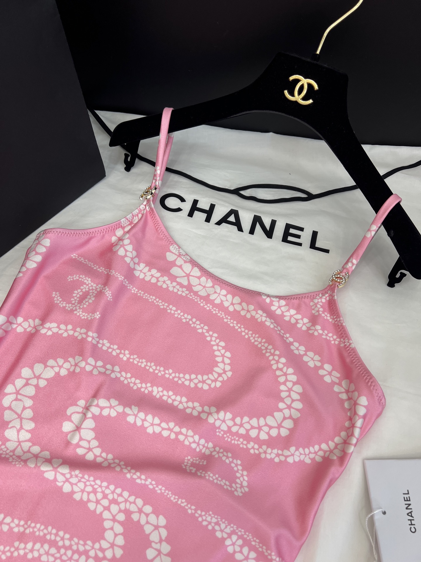 “Original Scavenging Suit with 25 Cocobeach: Vacation Outfit Details” - 图片 2