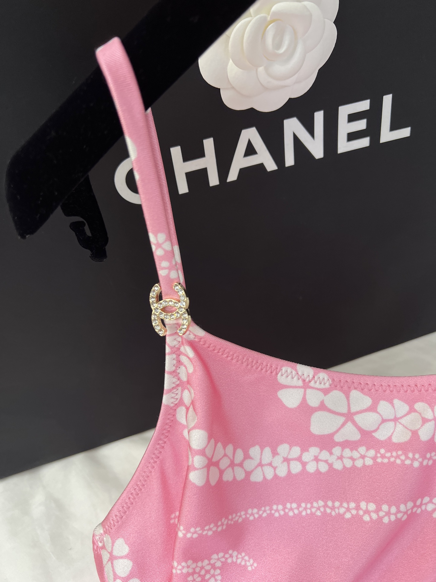“Original Scavenging Suit with 25 Cocobeach: Vacation Outfit Details” - 图片 4