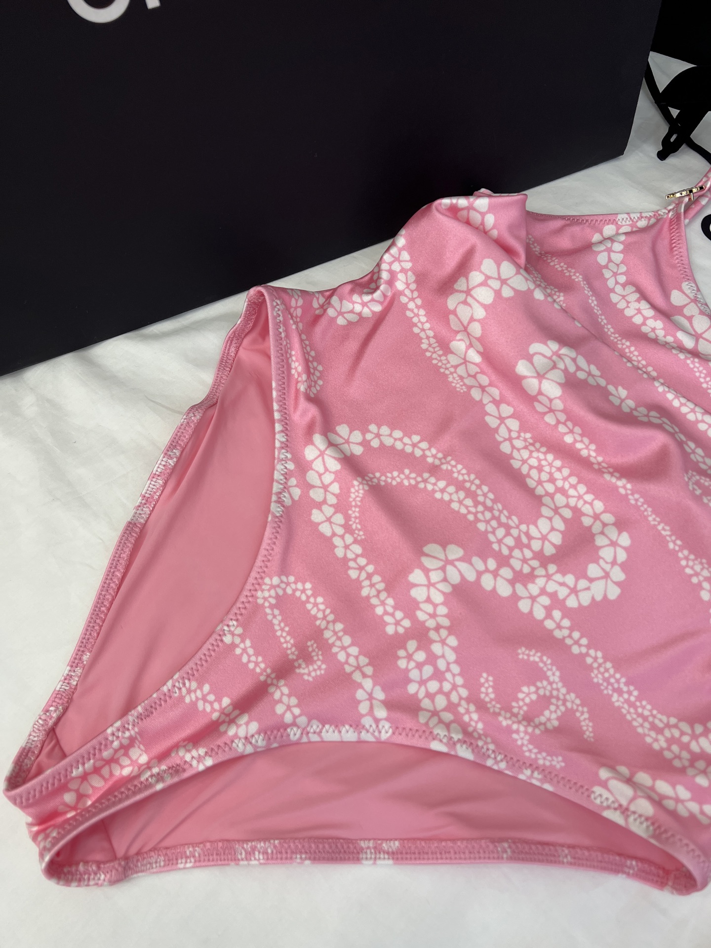 “Original Scavenging Suit with 25 Cocobeach: Vacation Outfit Details” - 图片 5