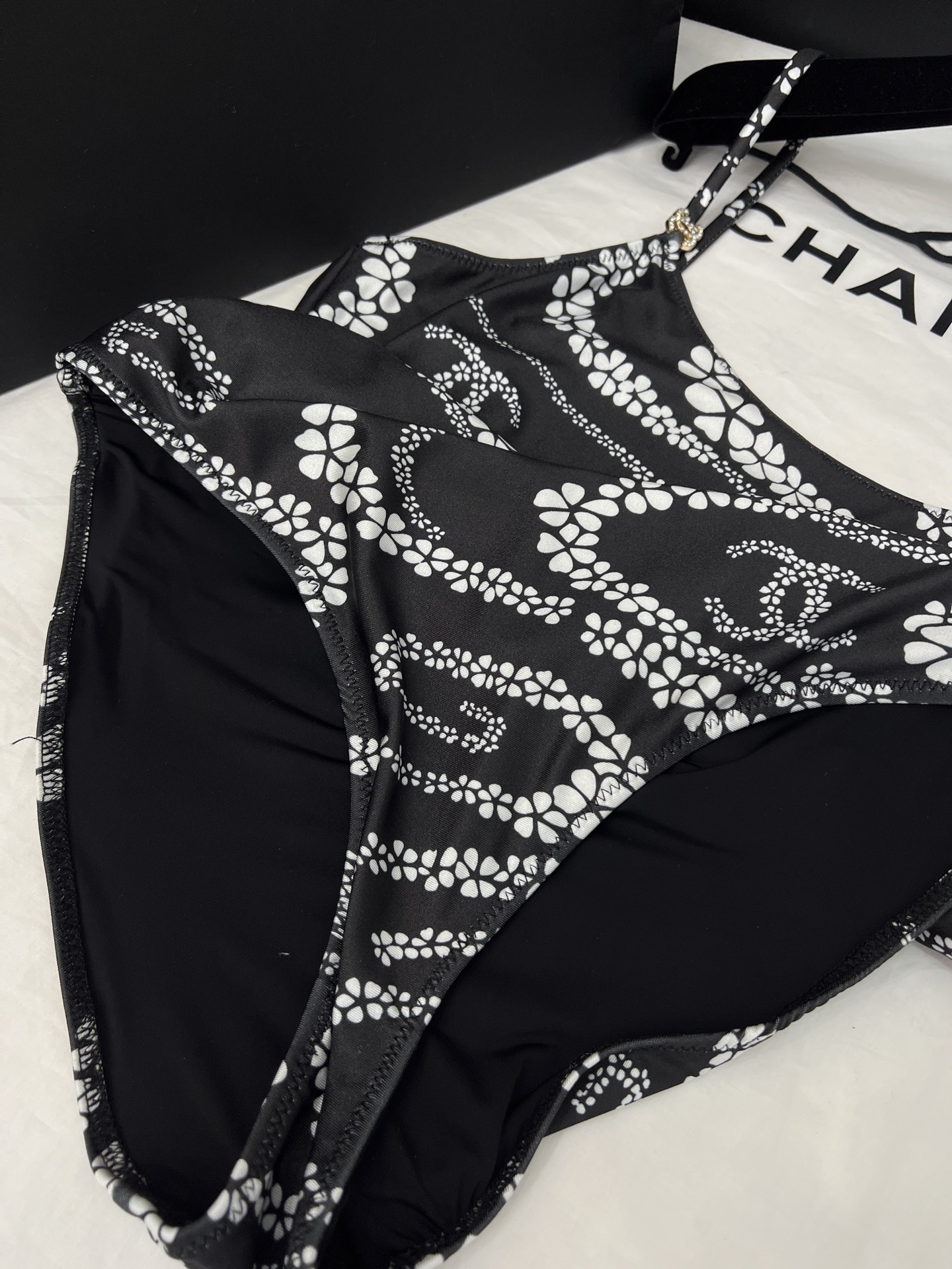 Vacation Essentials: P552 Scavenging Suit, Cocobeach, Bathing Suit, Fragrance Girl, Short Shorts - 图片 5