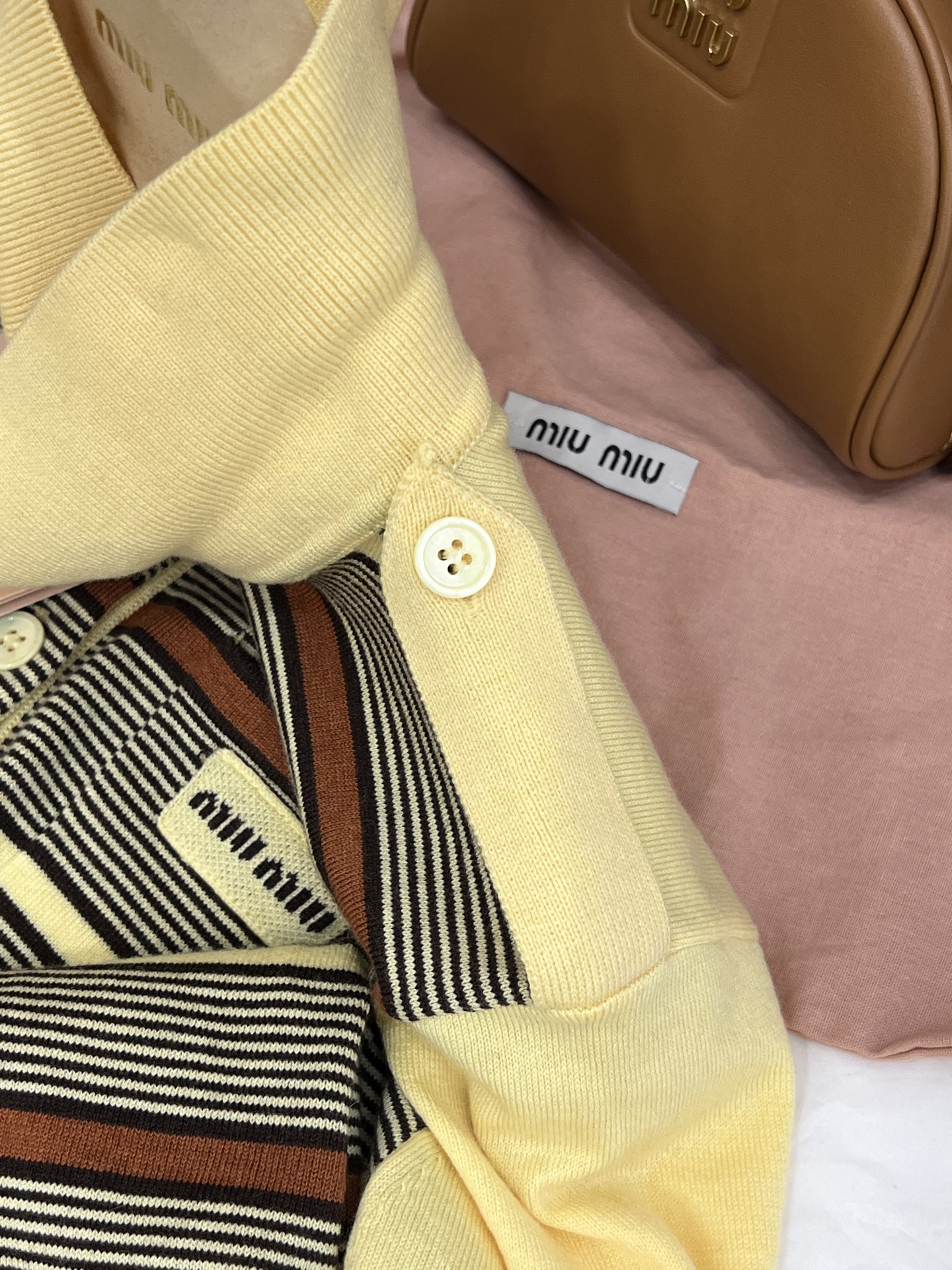 Fashion Review: P644 Hard-Core Female Suit with Inclusive Style and Colored Stripes - 图片 5