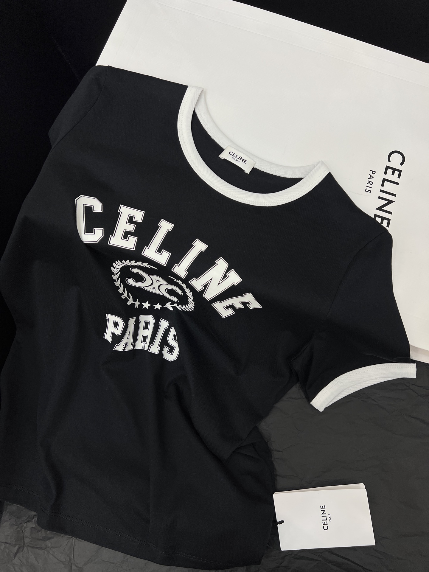 Vintage Rags and Graphic Tees: Chords and Symmetry in SML Black Collection - 图片 1