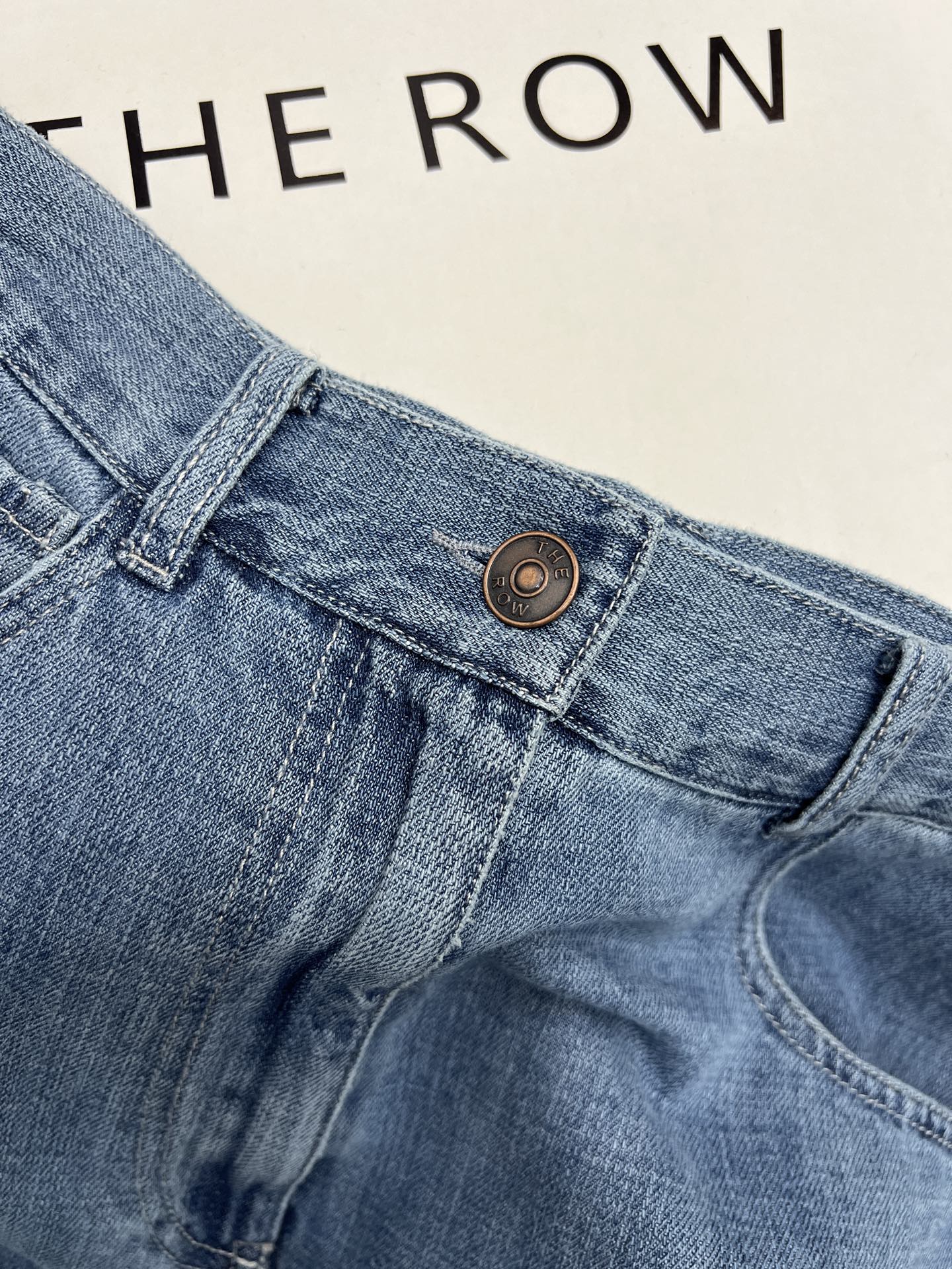Title: P696 Original Hard-Core Female Suit Review Summary: Stylish girl’s need for SML pants is irresistible in this hard-core female suit. - 图片 3