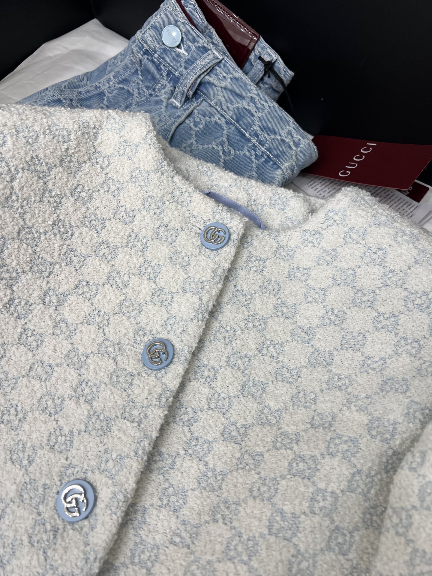 “25fw Original Hard-Core Female Suit: Elegant Flower Coats with Fine Quality Details” - 图片 4