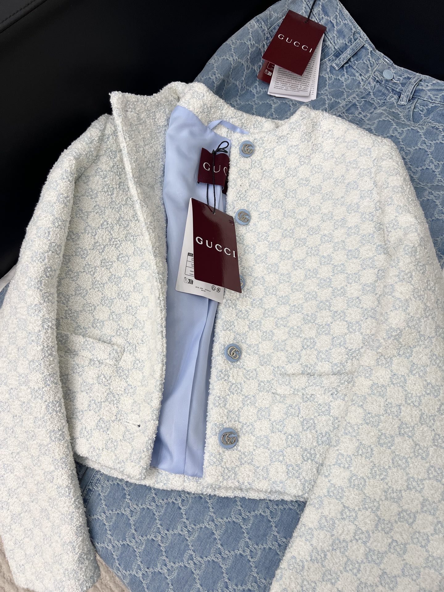 “25fw Original Hard-Core Female Suit: Elegant Flower Coats with Fine Quality Details” - 图片 1