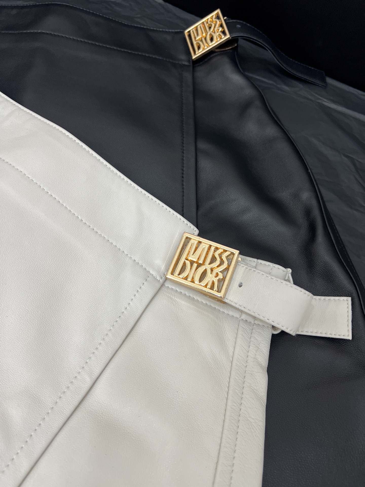 “Versatile Female Suit: P984 with 25FW Packing for Stylish and Light-Proof Outfits for All Occasions” - 图片 4