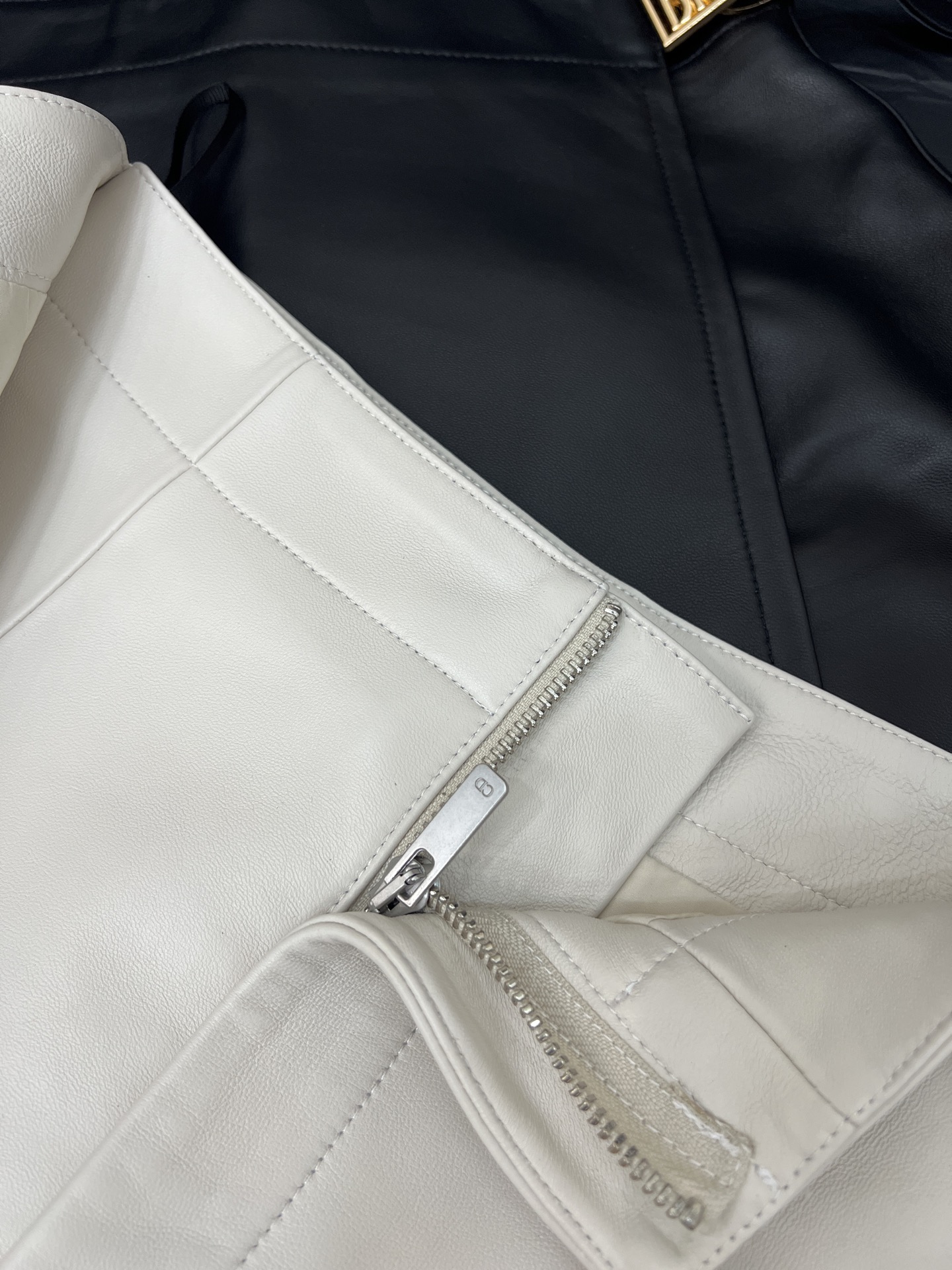 “Versatile Female Suit: P984 with 25FW Packing for Stylish and Light-Proof Outfits for All Occasions” - 图片 5