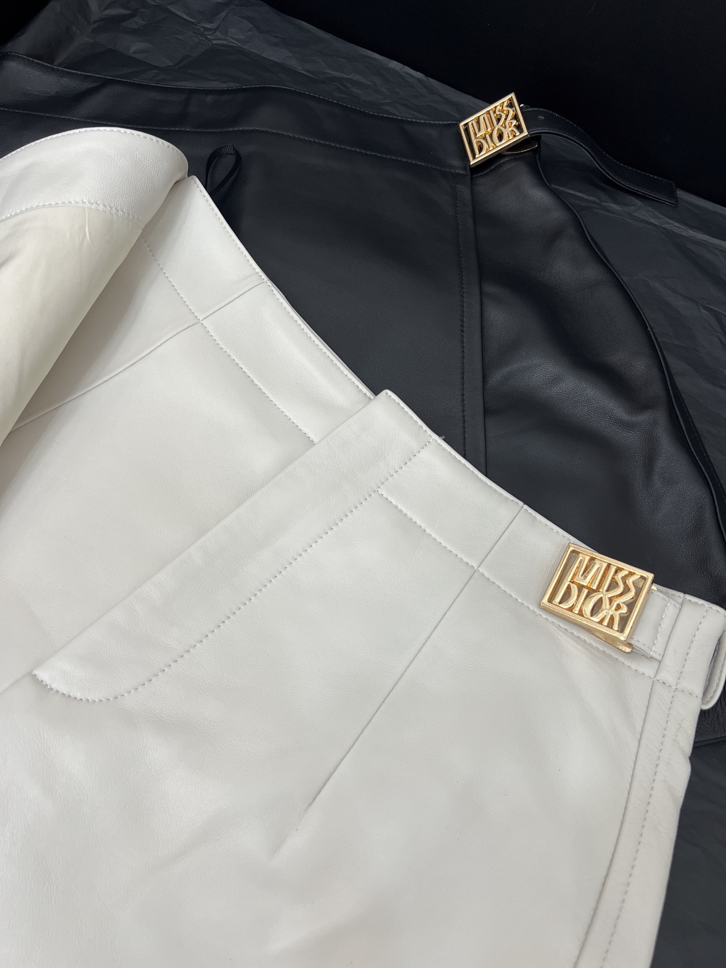“Versatile Female Suit: P984 with 25FW Packing for Stylish and Light-Proof Outfits for All Occasions” - 图片 3