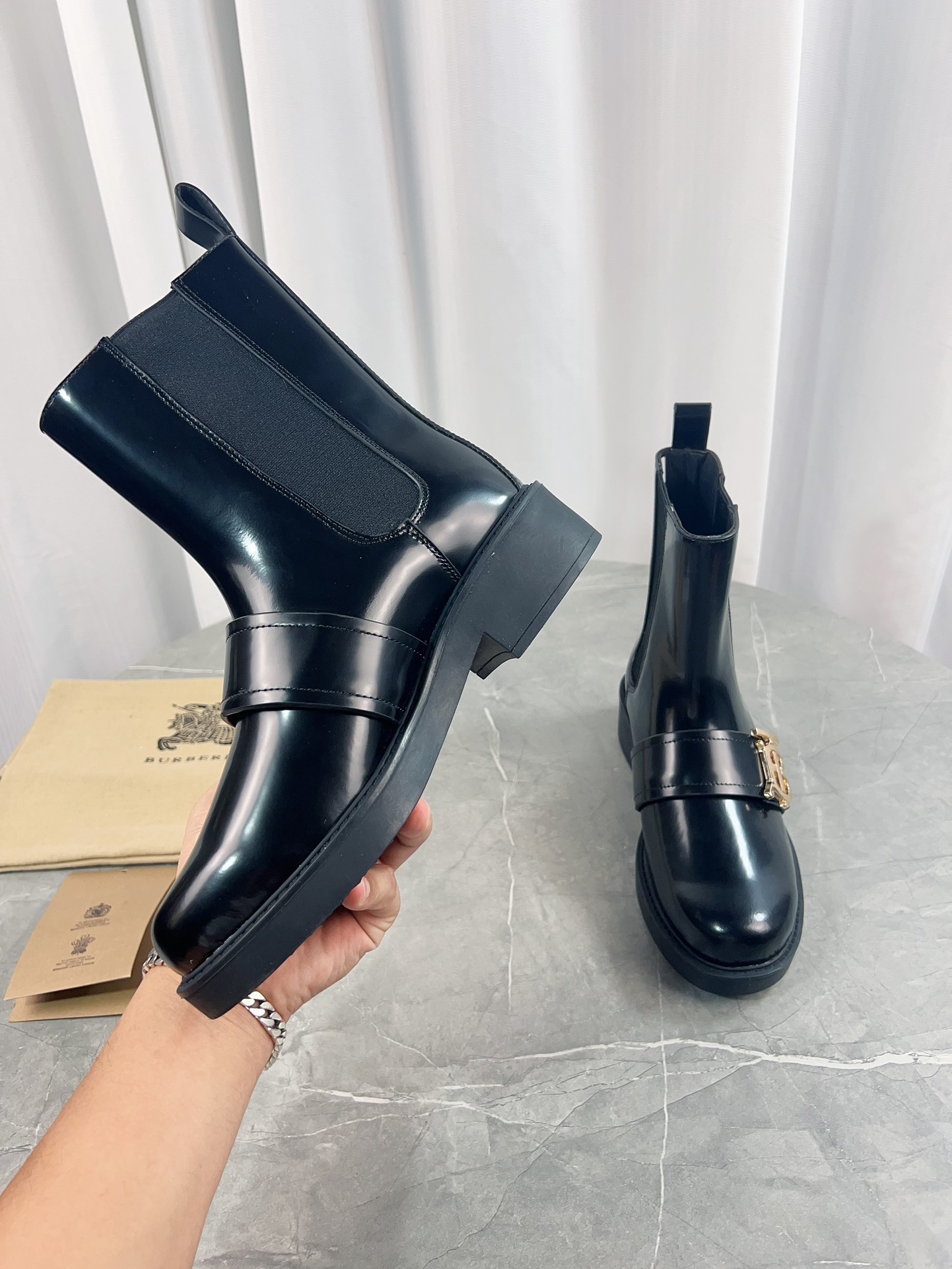 Burberry Barbara 2023-SS Short Chelsea Boots: Practical and Stylish Footwear for Three Seasons. - 图片 8