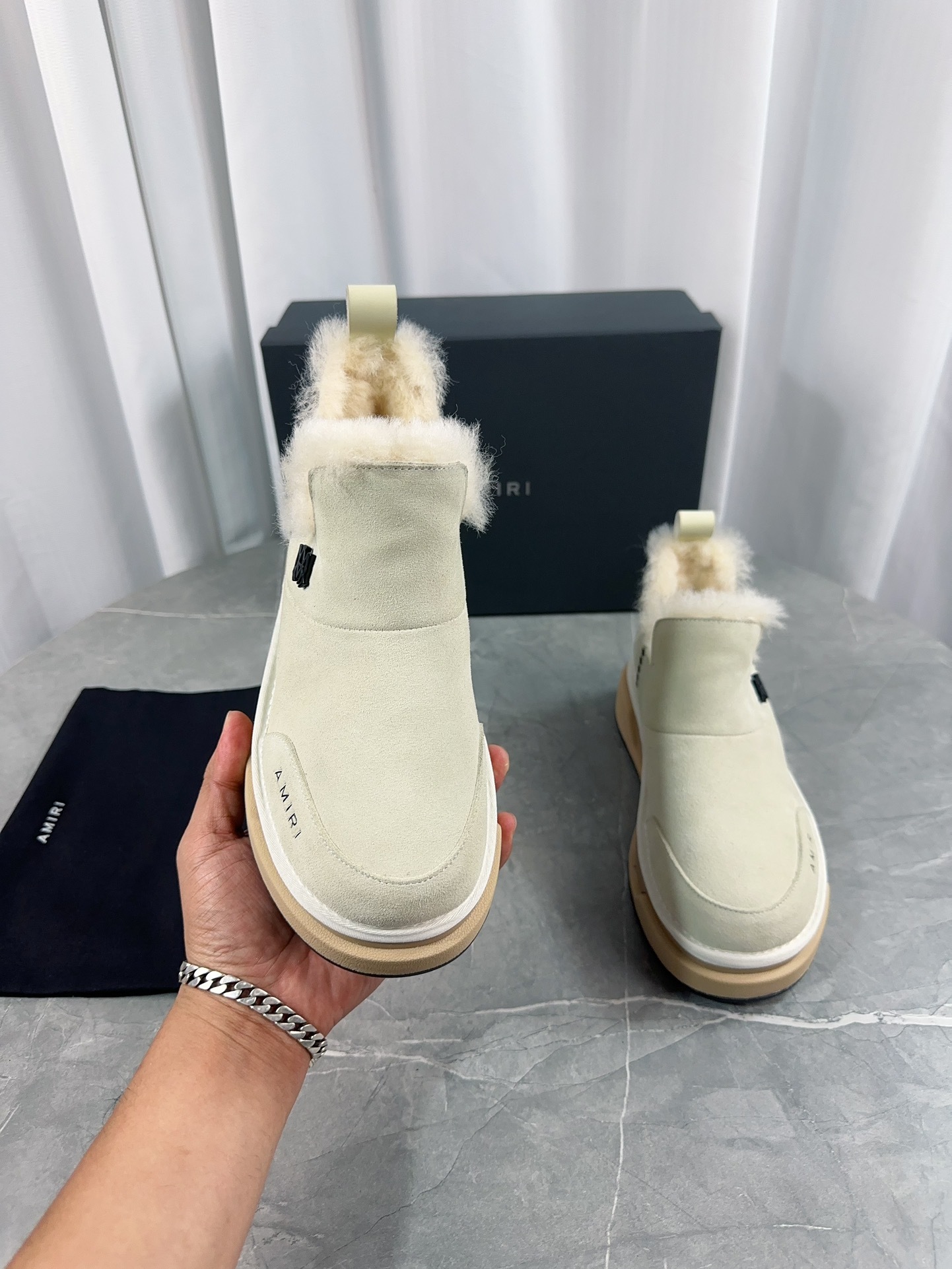 Amiri 7030 Series: Thick Boots with Unique Design and Warm Interior - 图片 7