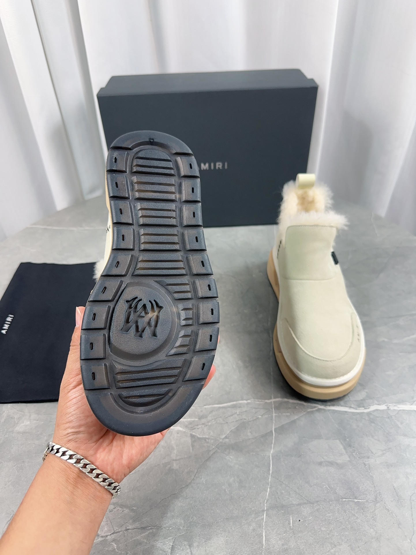 Amiri 7030 Series: Thick Boots with Unique Design and Warm Interior - 图片 4