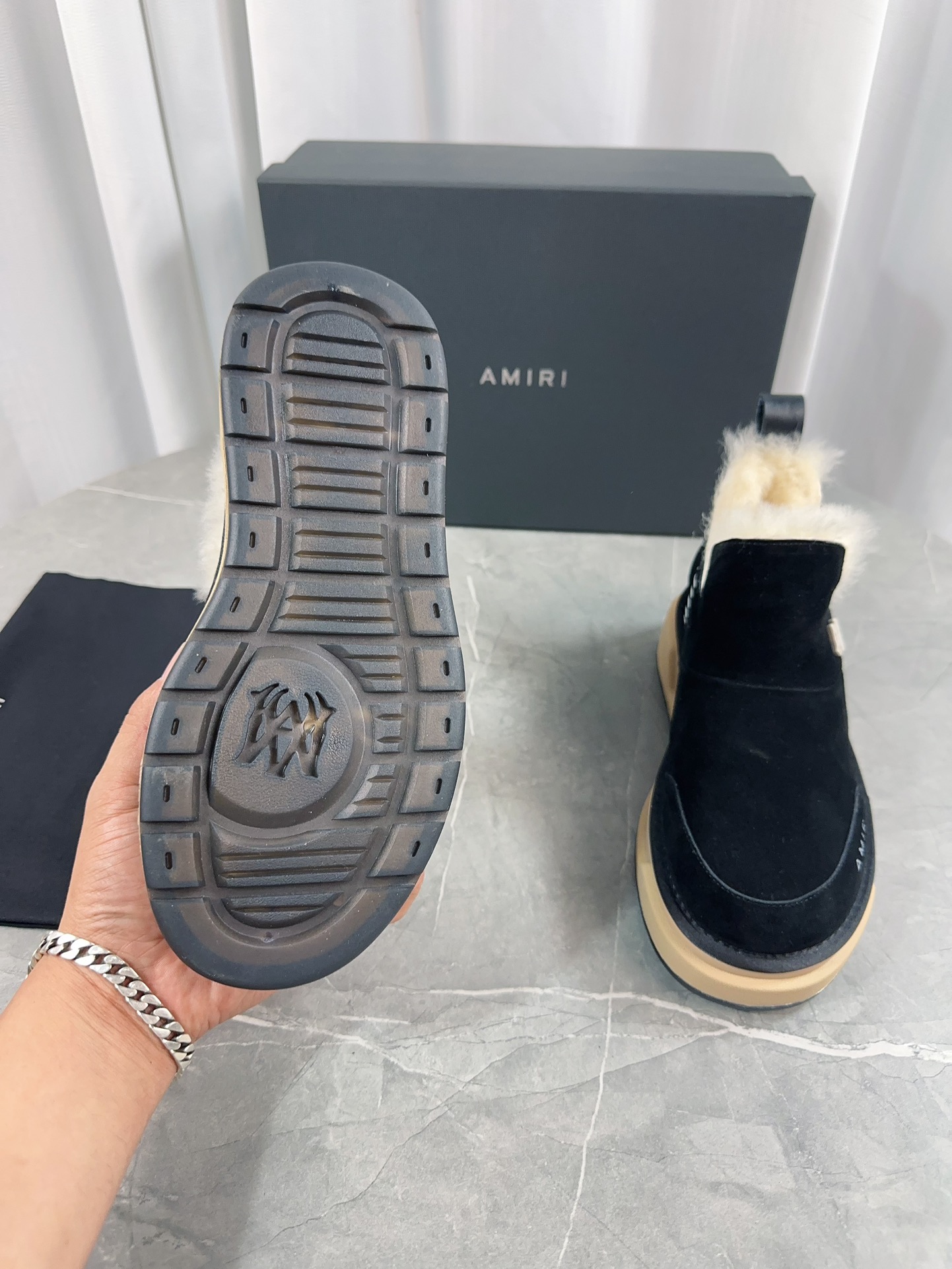 Review of 700 Amiri 7030 Series Boots: Thick, Warm, and Stylish Craftsmanship - 图片 7