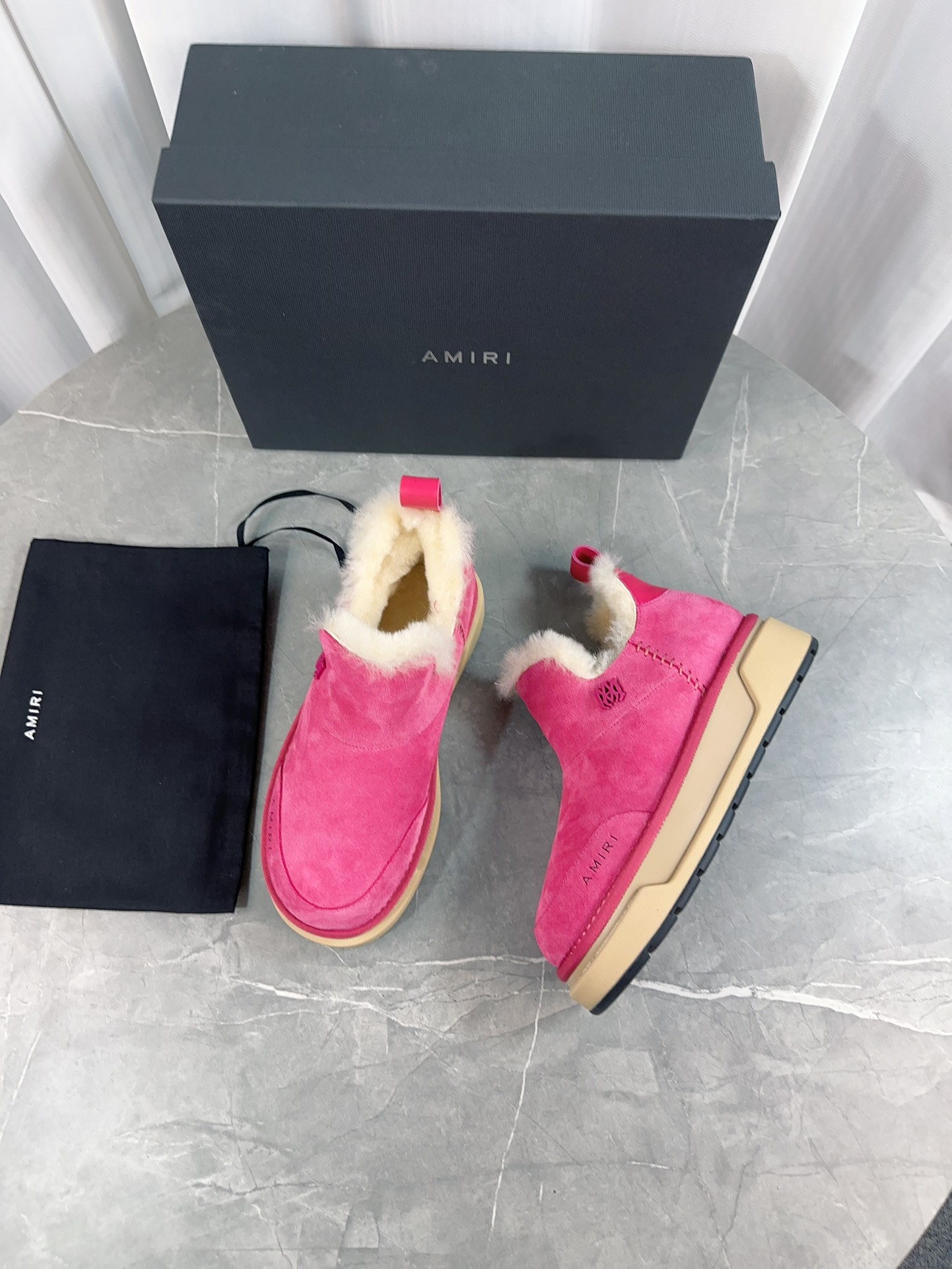 Amiri 7030 Series Boots: Stylish, Warm, and Skip-Proof with Unique Design Technique - 图片 2