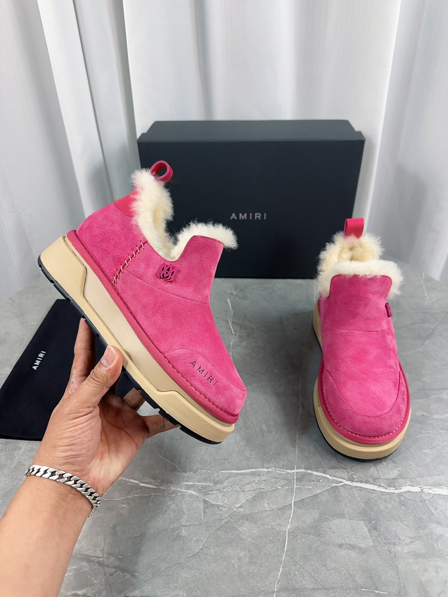 Amiri 7030 Series Boots: Stylish, Warm, and Skip-Proof with Unique Design Technique - 图片 5
