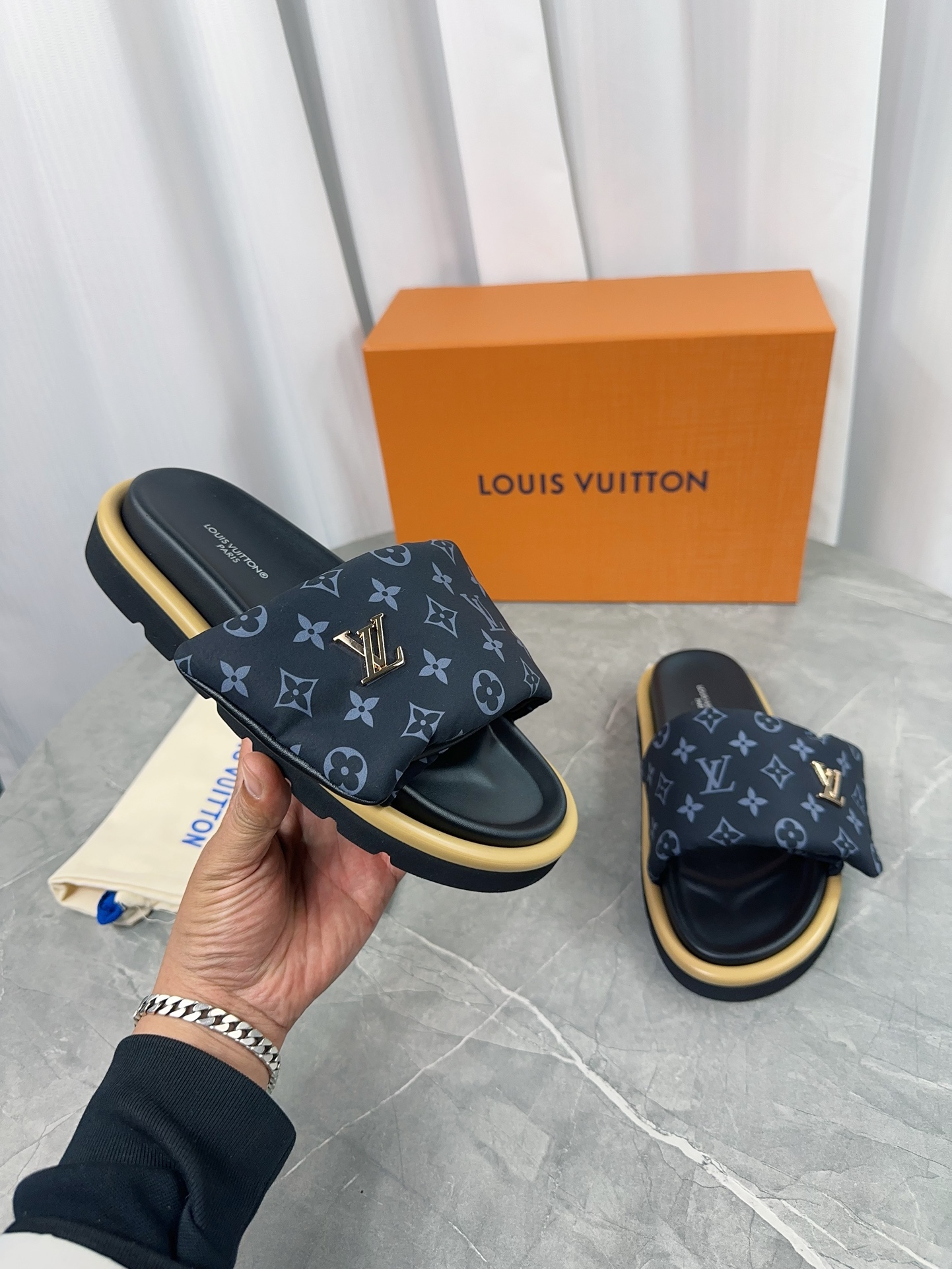 Louis Vuitton 2023 Pool Pillow Comfort Flat Sandal Monogram 8 i1703165590 183 0