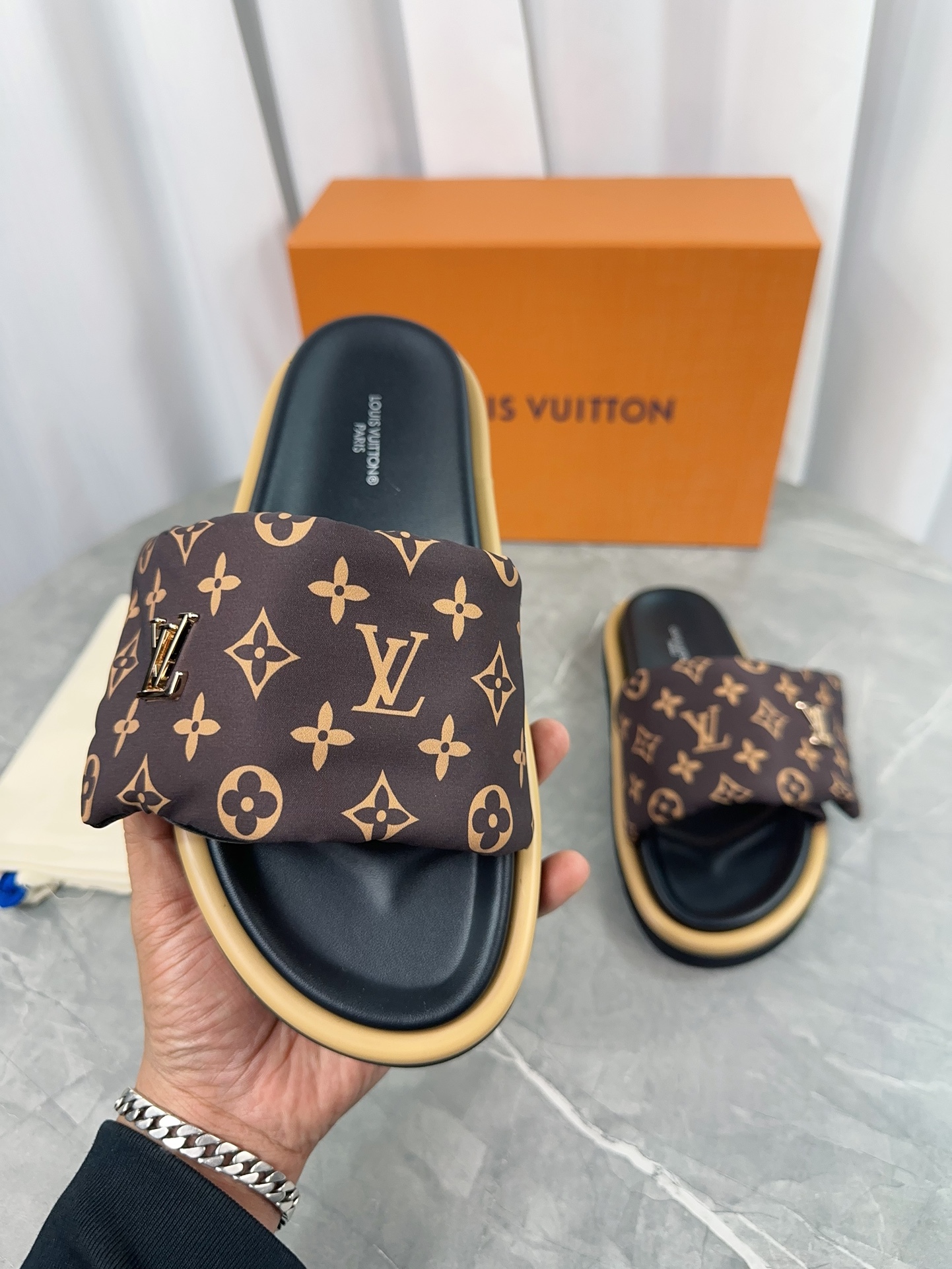 Louis Vuitton Pool Pillow Comfort Flat Sandal Monogram Brown 7 i1703165603 1875 0