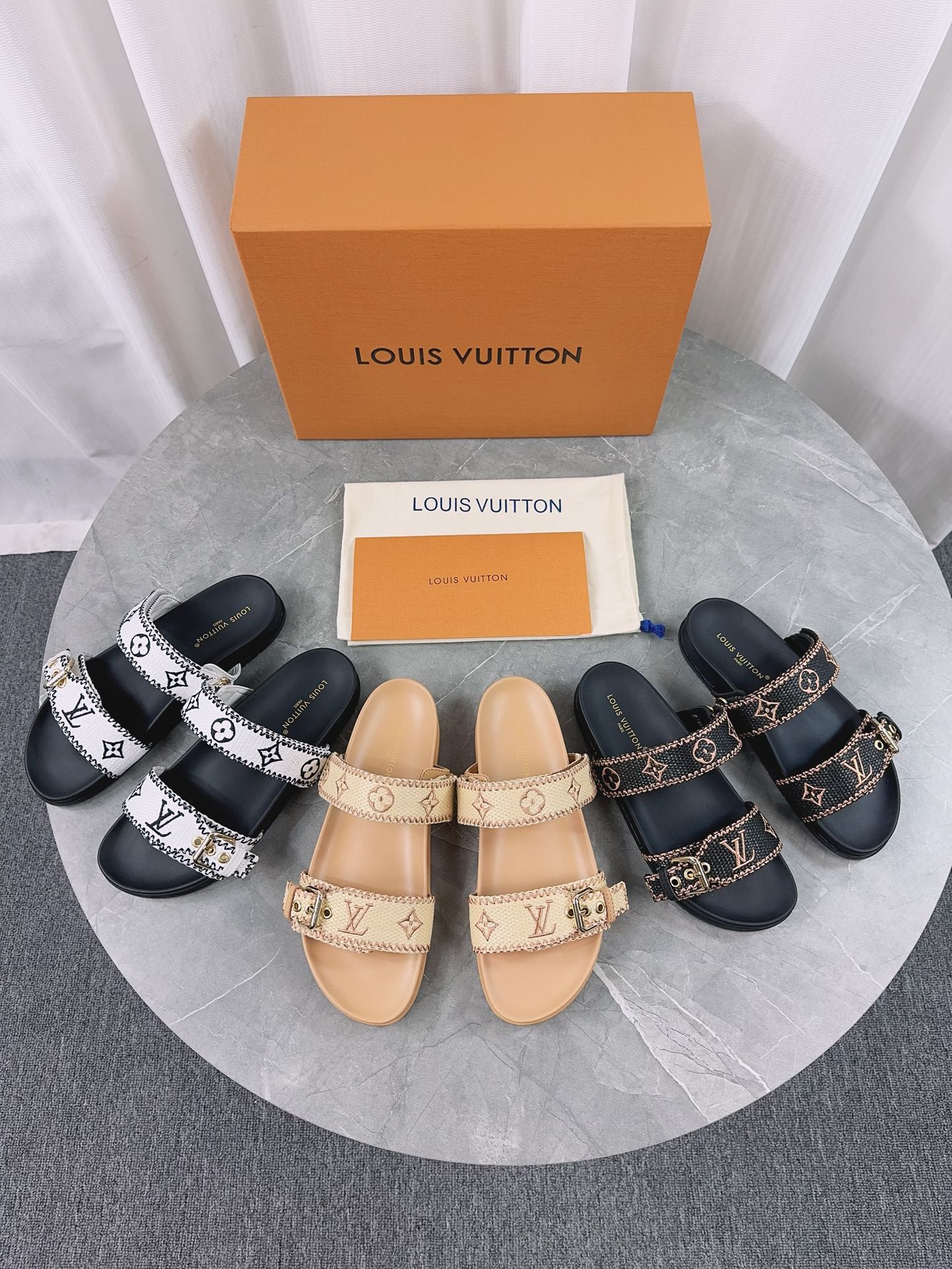 Louis Vuitton Zapatos Sandalias Tejido Piel de oveja Tpu Colección primavera – verano Vintage Playa