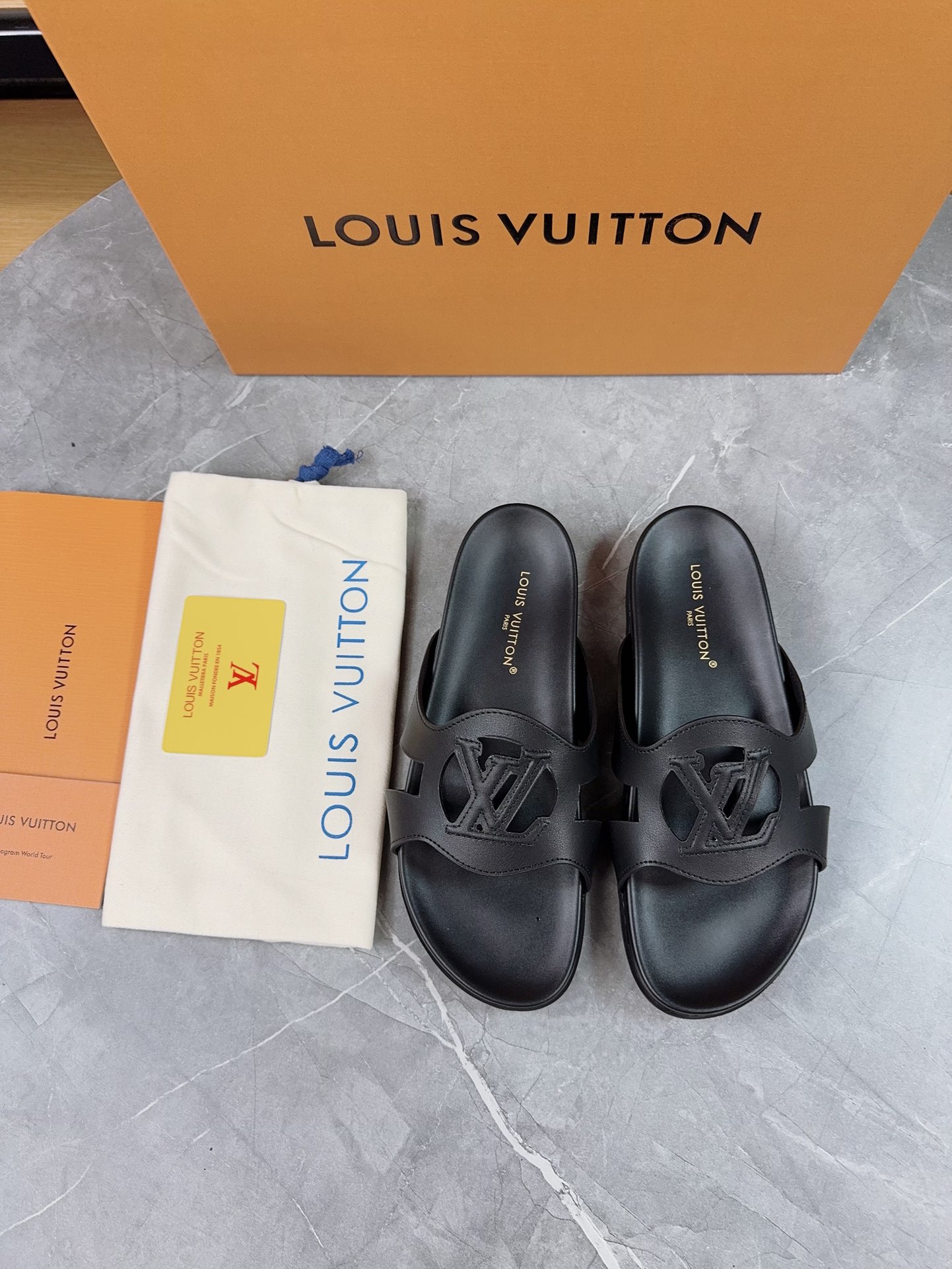 Louis Vuitton 2025 Spring/Summer Adjustable Leather Buckle Beach Sandals 9 i1734952520 8821 2