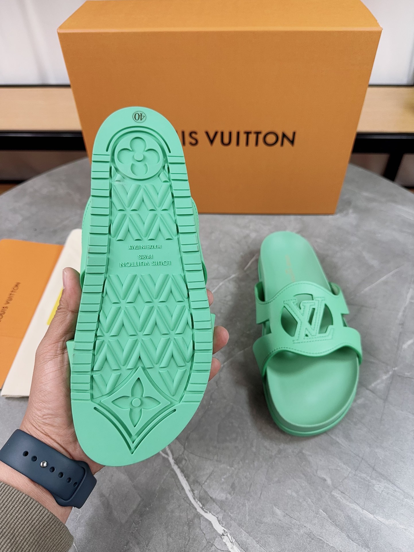 Louis Vuitton 2025 Spring/Summer Men's Slides with Adjustable Buckle 9 i1734952541 970 5