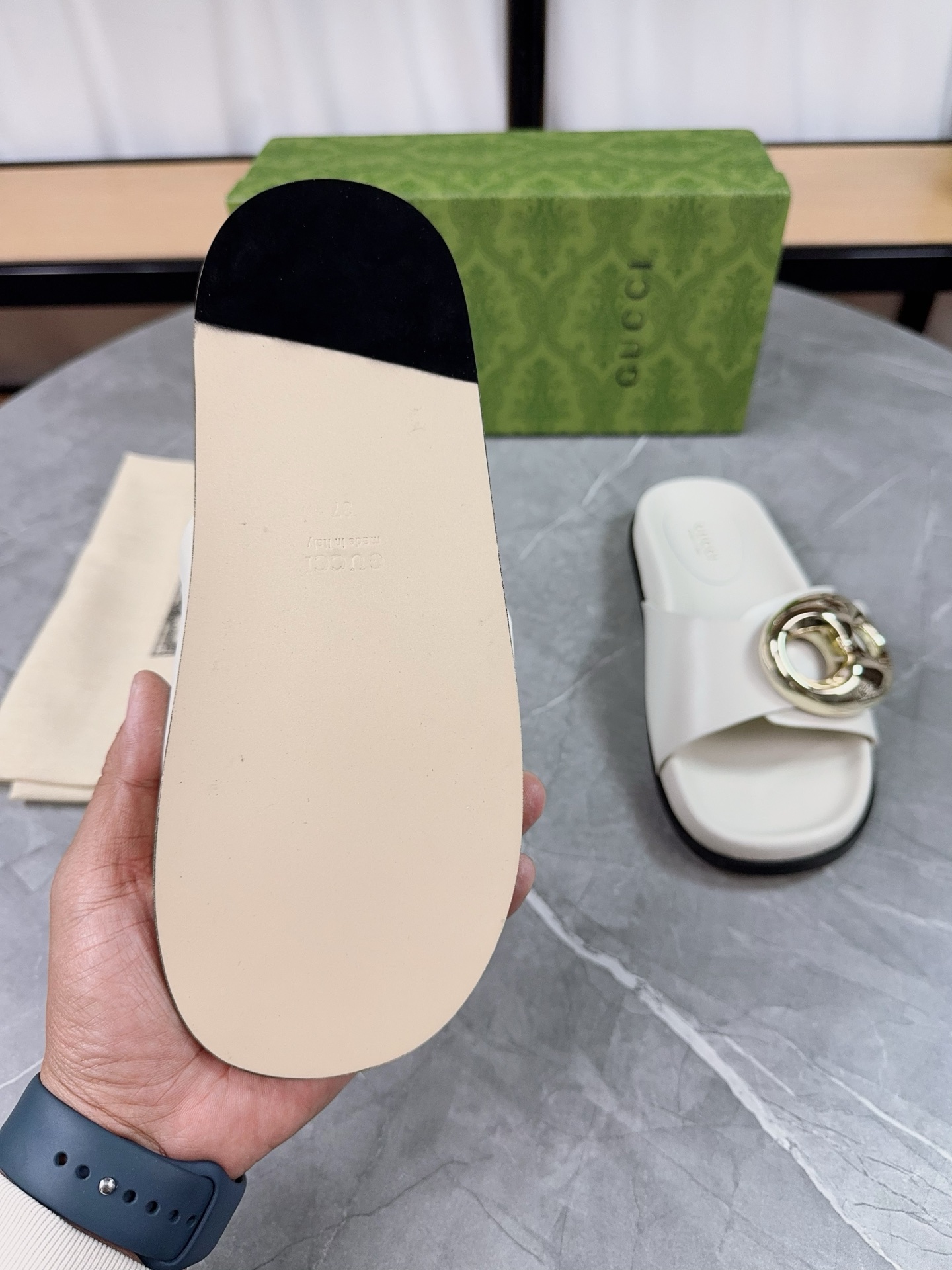 Gucci Women's White Leather Sandals with Gold-Tone Hardware and Open Toe 10 i1739943419068 4073 0 8