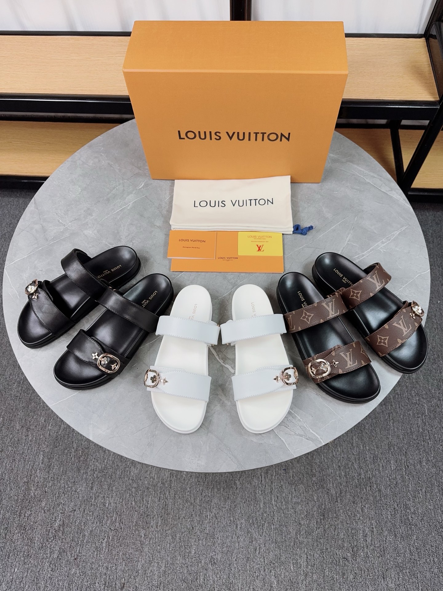 Louis Vuitton 2025 Spring/Summer White Leather Buckle Sandals, Adjustable Fit 10 i1740902158733 1105 0 0