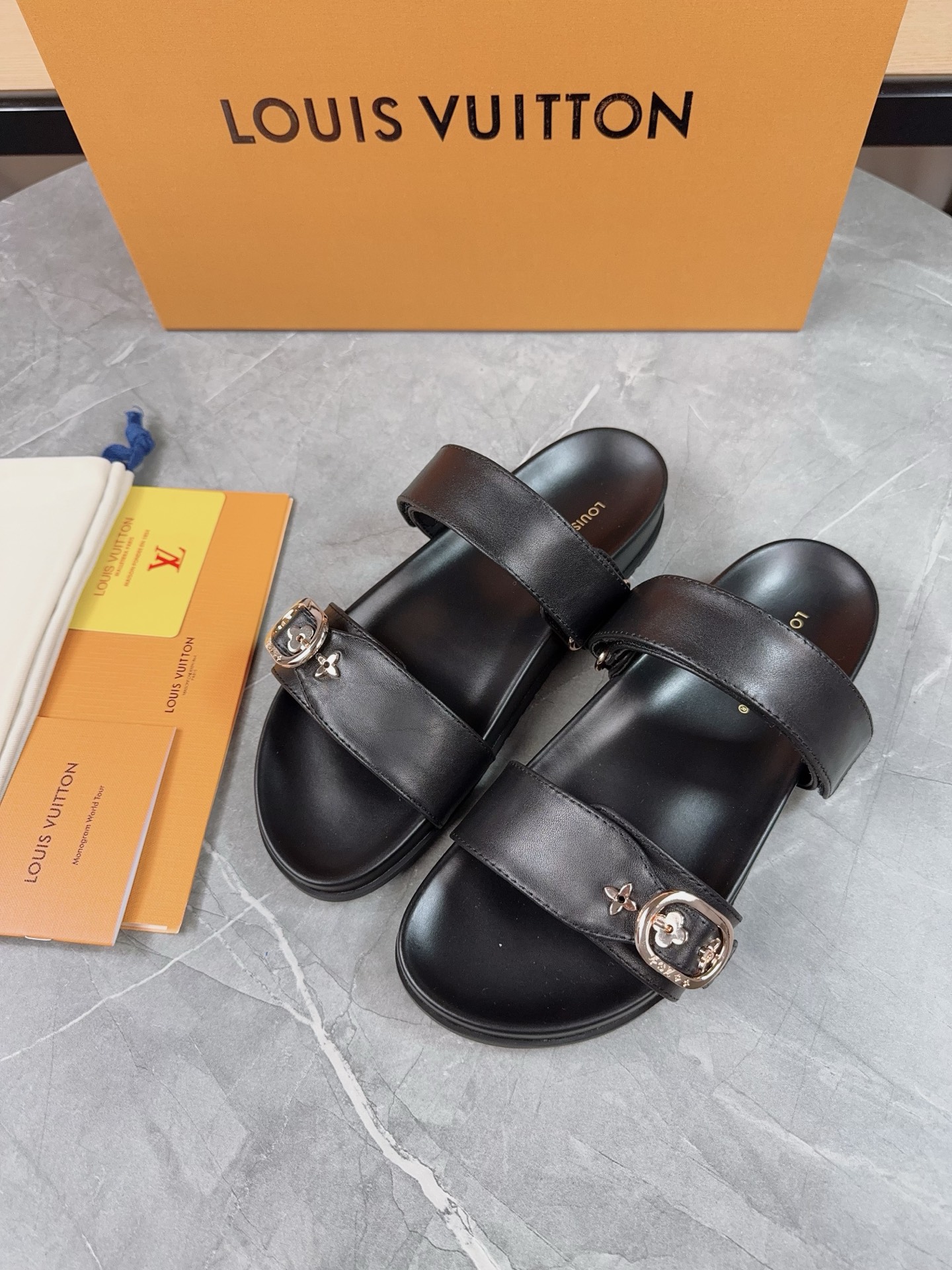 Louis Vuitton 2025 Spring/Summer Adjustable Buckle Leather Sandals 4 i1740902160260 3834 0 2