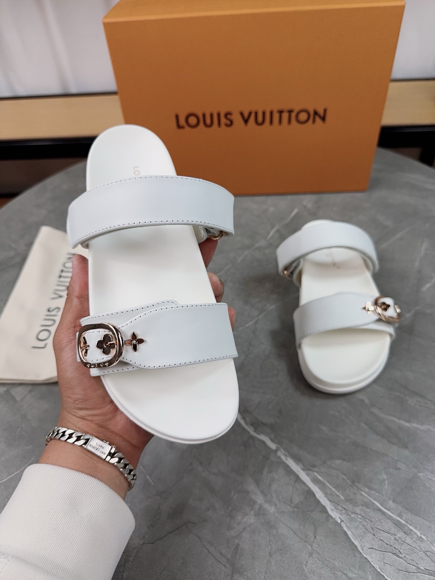 Louis Vuitton 2025 Spring/Summer White Leather Buckle Sandals, Adjustable Fit 7 i1740902174885 4299 0 6