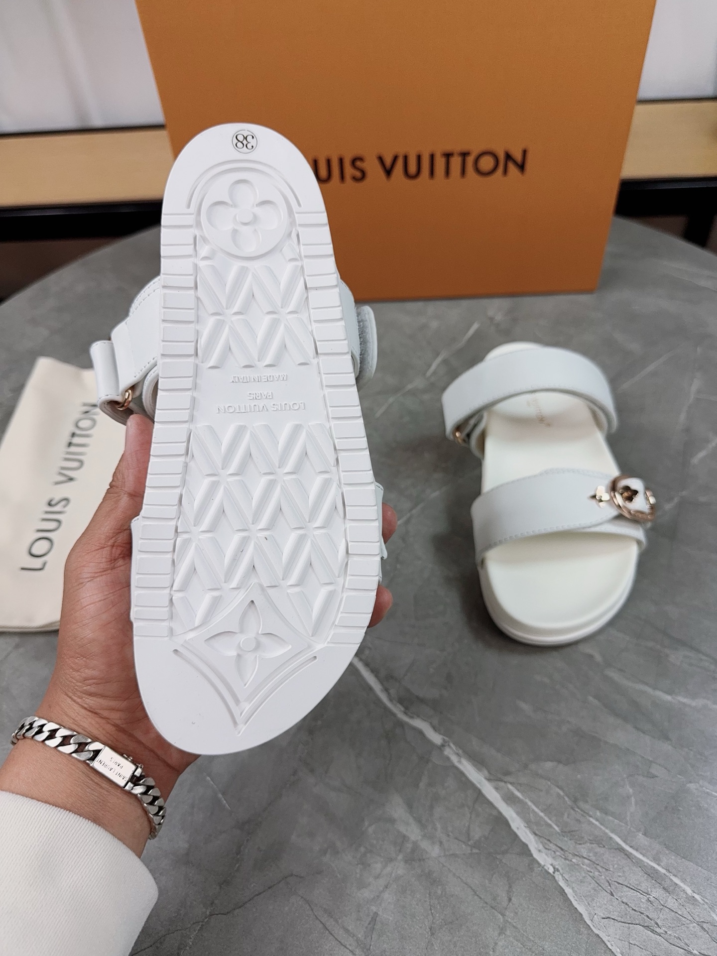 Louis Vuitton 2025 Spring/Summer White Leather Buckle Sandals, Adjustable Fit 9 i1740902175542 4643 0 8