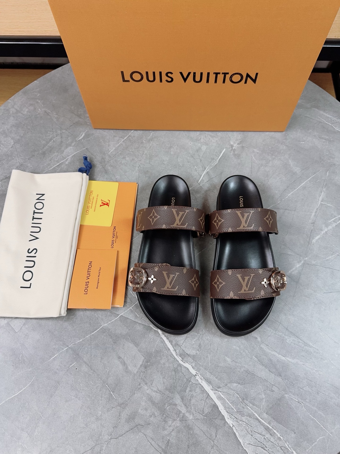 Louis Vuitton 2025 Spring/Summer Sandals with Adjustable Buckle 3 i1740902195238 4118 0 1