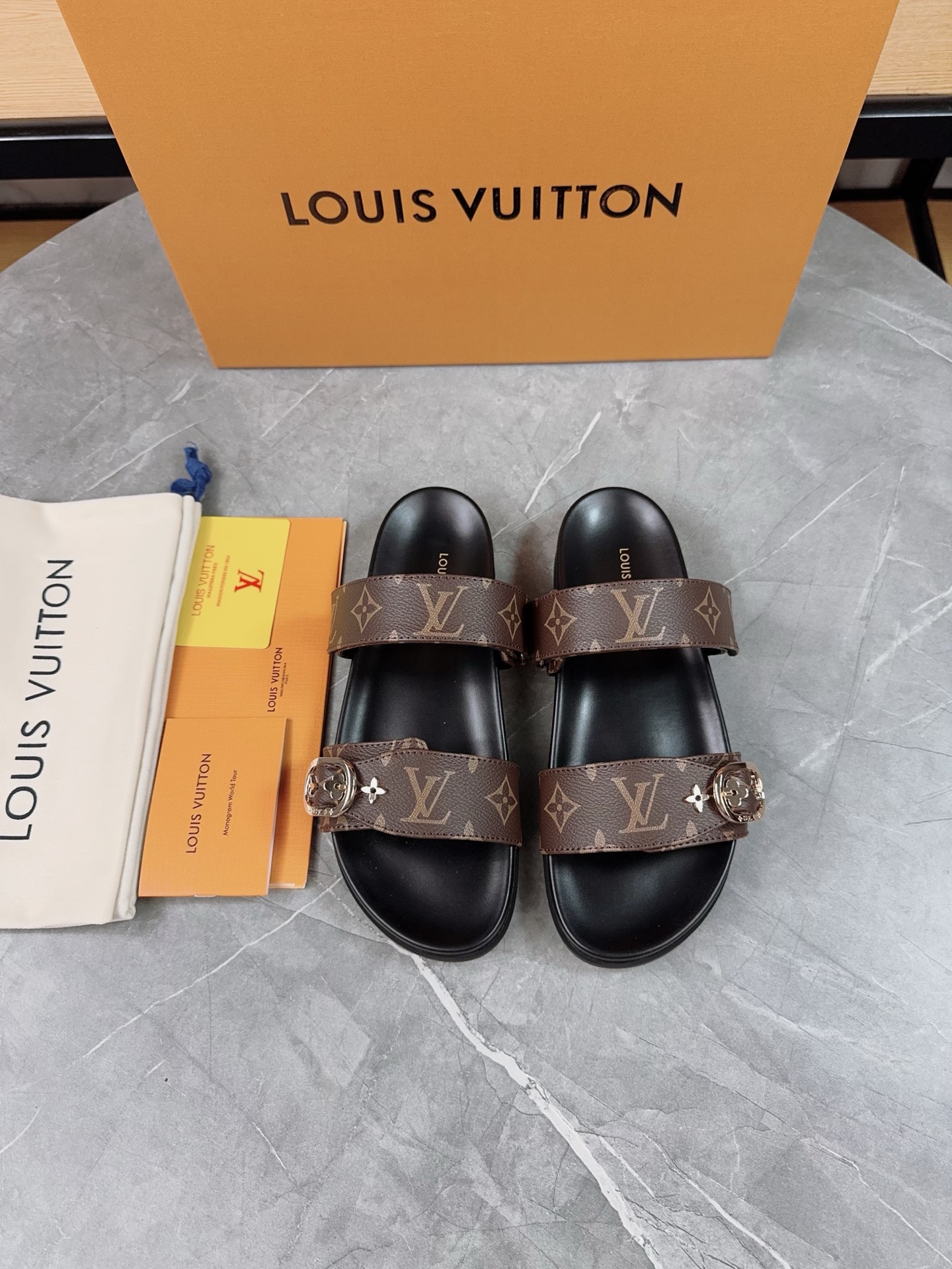 Louis Vuitton 2025 Spring/Summer Sandals with Adjustable Buckle 6 i1740902195254 2768 0 4