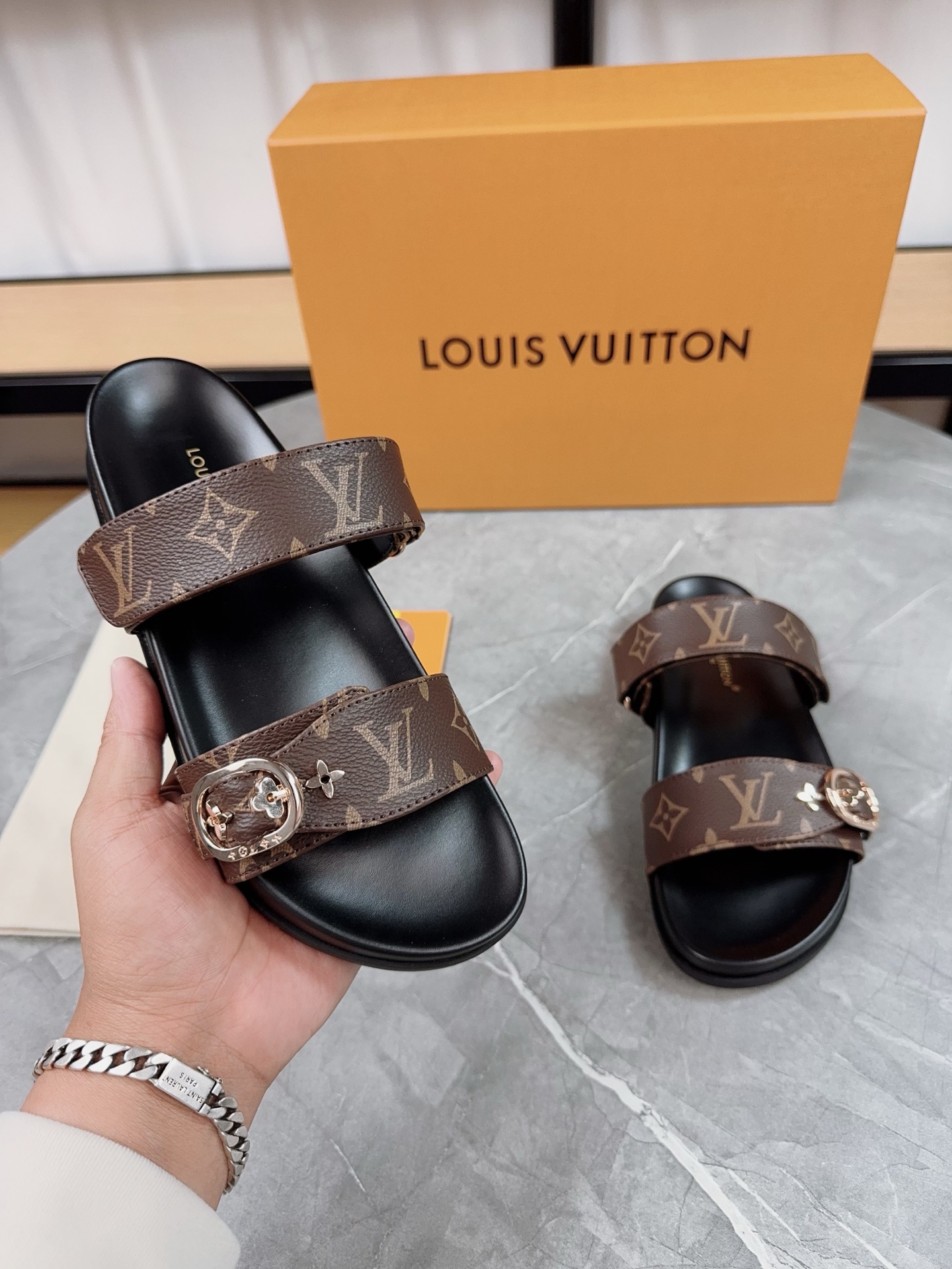 Louis Vuitton 2025 Spring/Summer Sandals with Adjustable Buckle 10 i1740902195270 4527 0 8