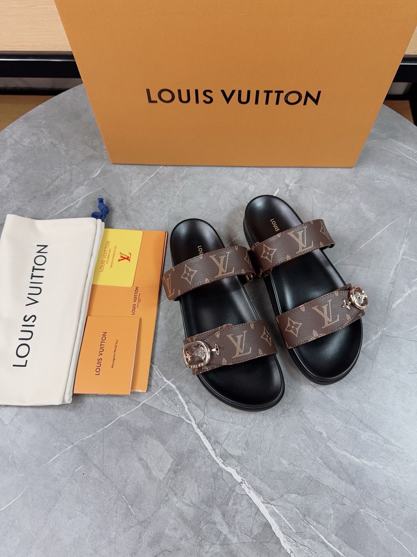 Louis Vuitton 2025 Spring/Summer Sandals with Adjustable Buckle 4 i1740902195903 4238 0 2