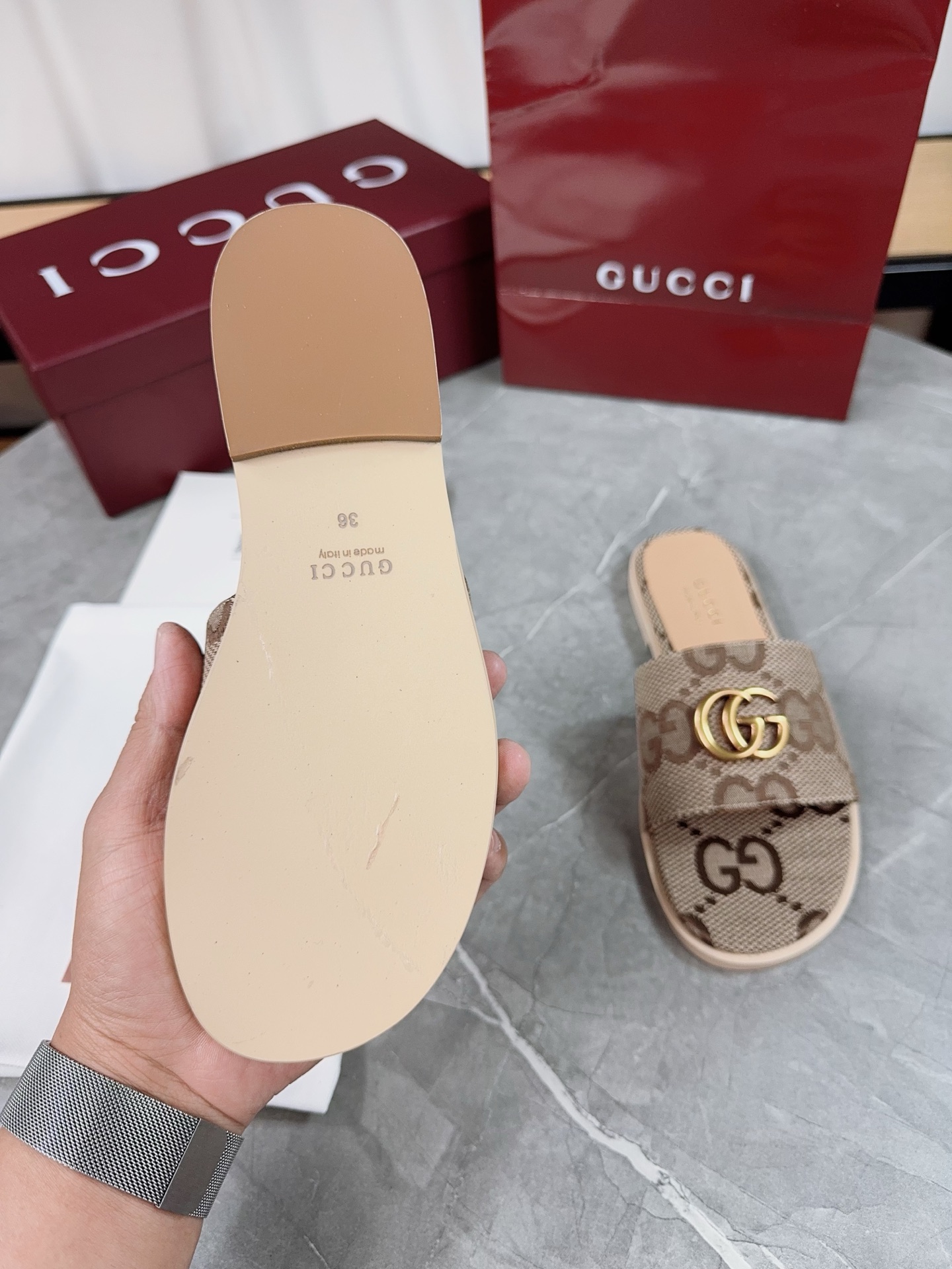 Gucci Women's Flat Sandals with Beige GG Motif 6 i1741067103108 291 0 4