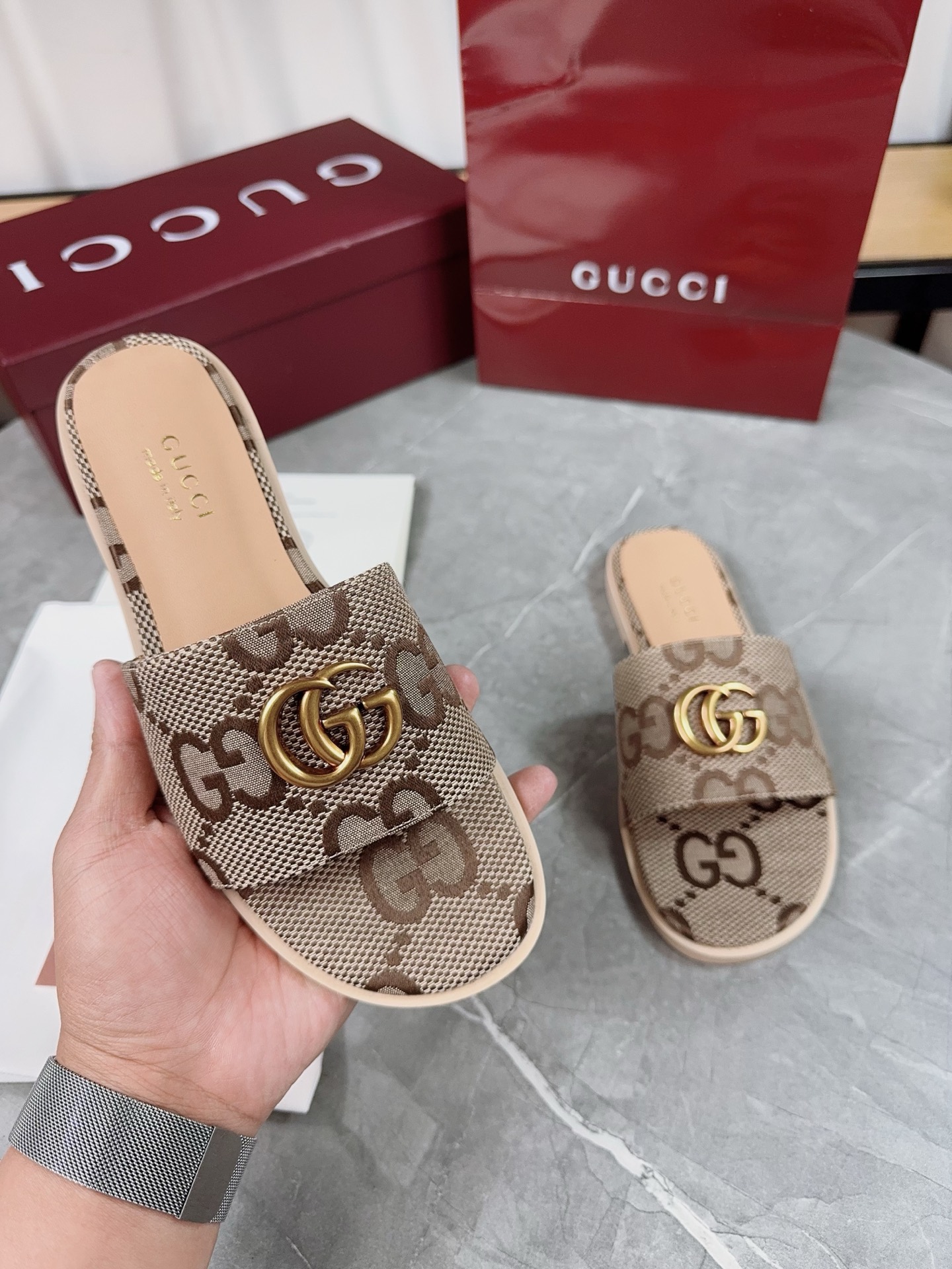 Gucci Women's Flat Sandals with Beige GG Motif