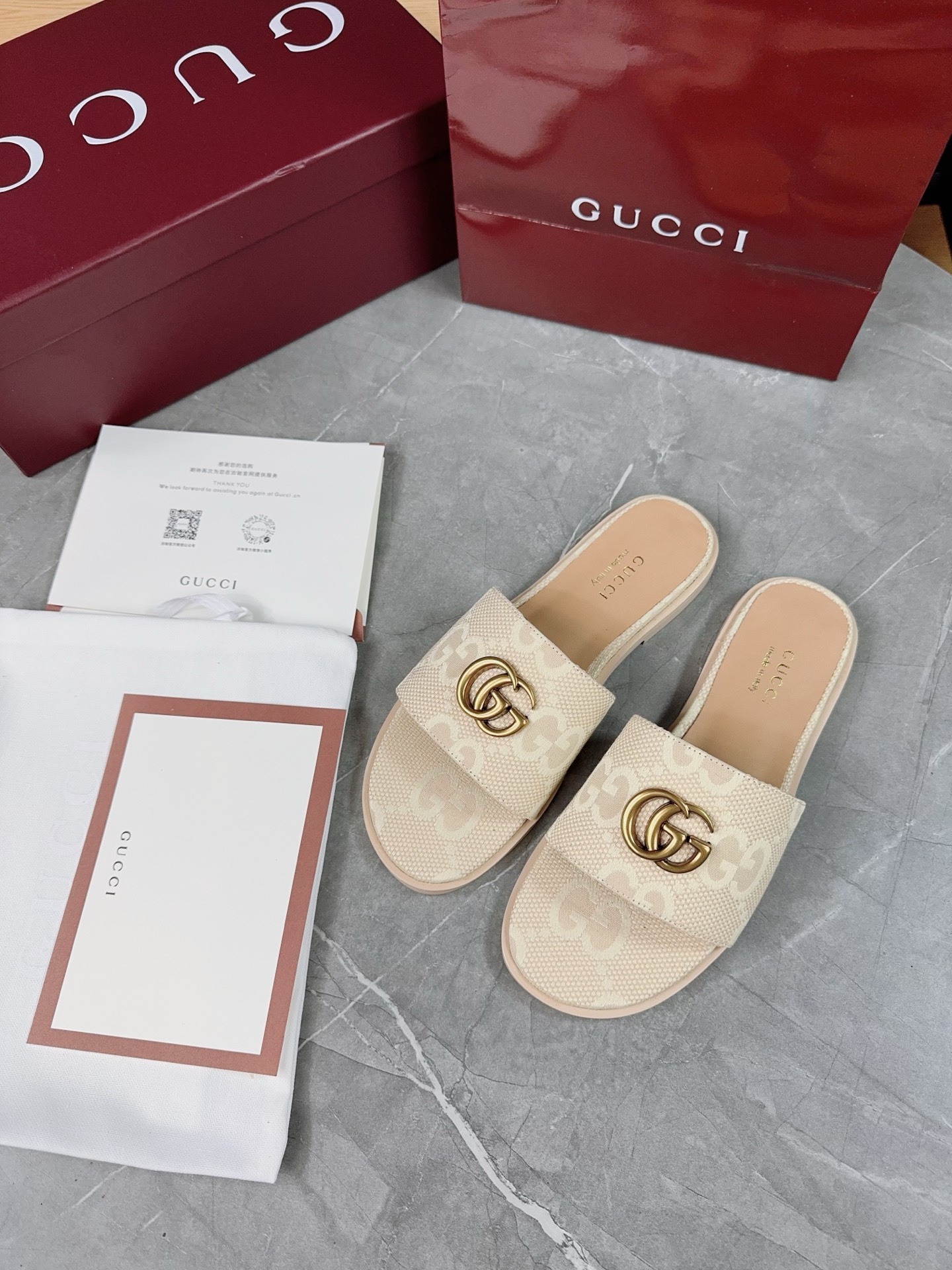 Gucci Women's Flat Sandals with Beige GG Motif and Leather Sole 3 i1741067118208 1114 0 1