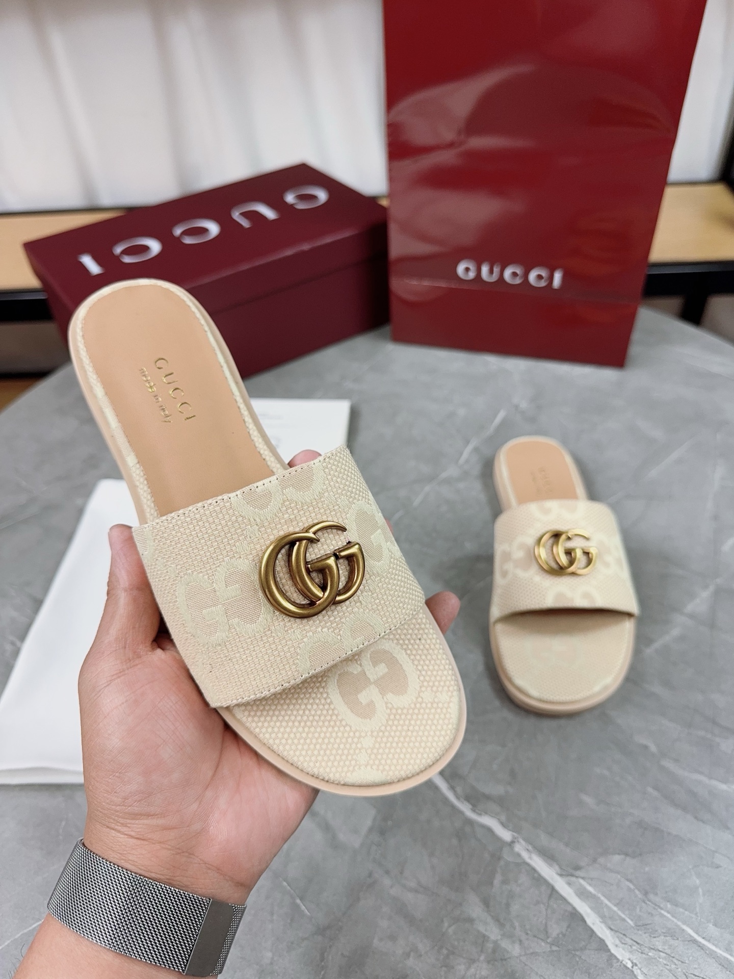 Gucci Women's Flat Sandals with Beige GG Motif and Leather Sole 9 i1741067118987 7283 0 9