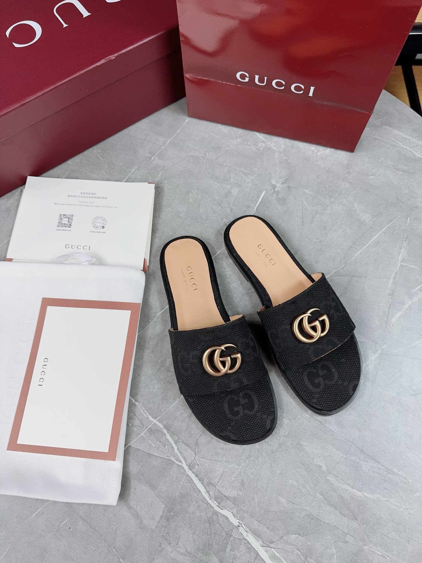 Gucci Women's Flat Sandals with GG Motif - Luxurious Comfort and Style 6 i1741067153485 9677 0 4