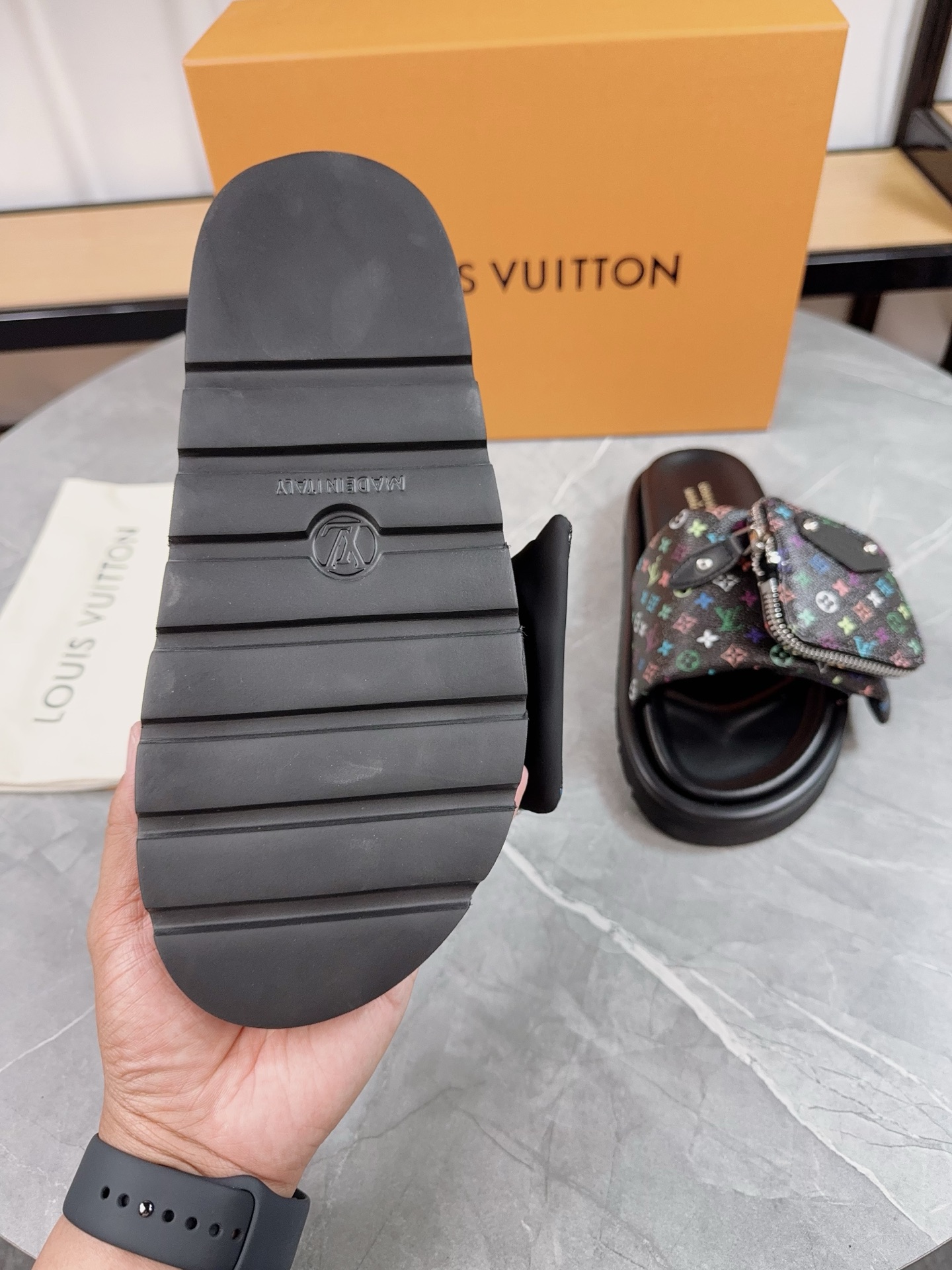 Louis Vuitton Pool Pillow Comfort Flat Sandal Monogram Embossed Slides 9 i1741083574390 6270 0 7