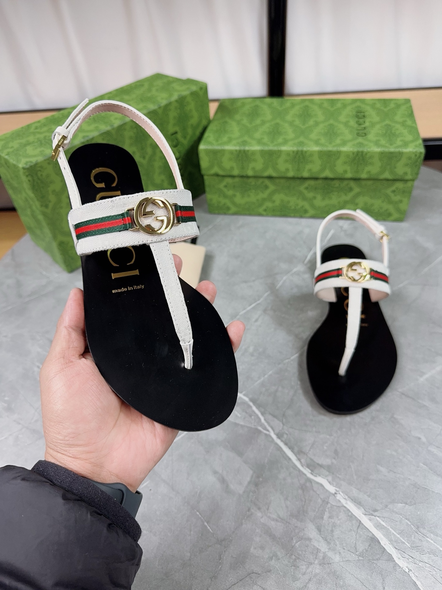 Gucci Women's Leather Thong Sandals with Web and Interlocking G Hardware 9 i1741359615707 3330 0 8