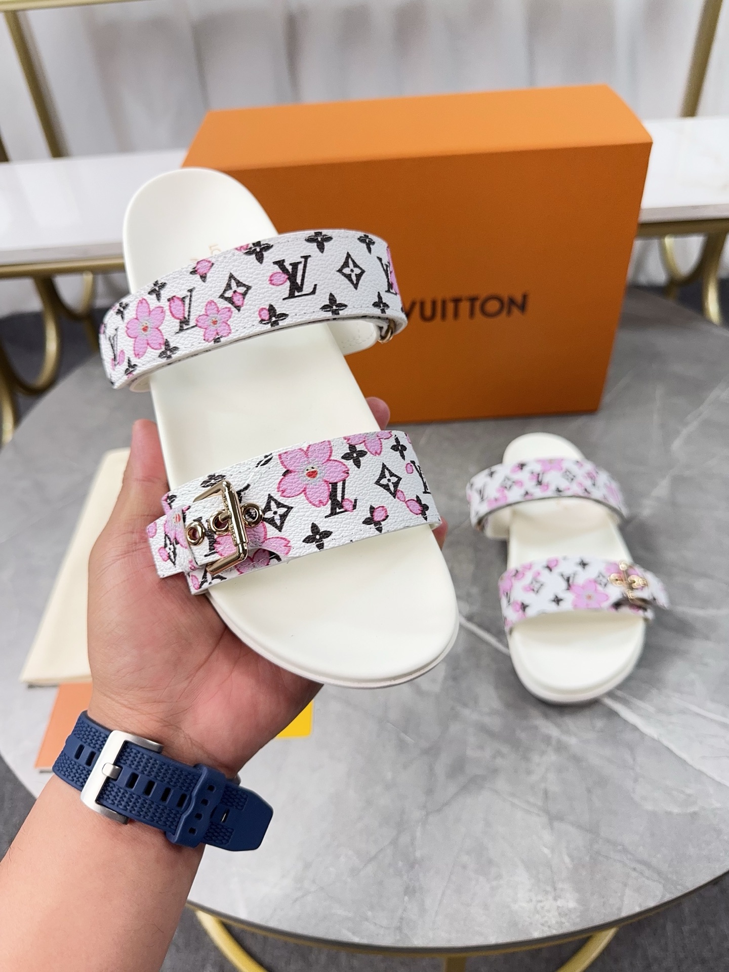 Louis Vuitton 2025 Spring/Summer Sandals with Adjustable Buckle 1 Louis Vuitton 2025 Spring/Summer Sandals with Adjustable Buckle