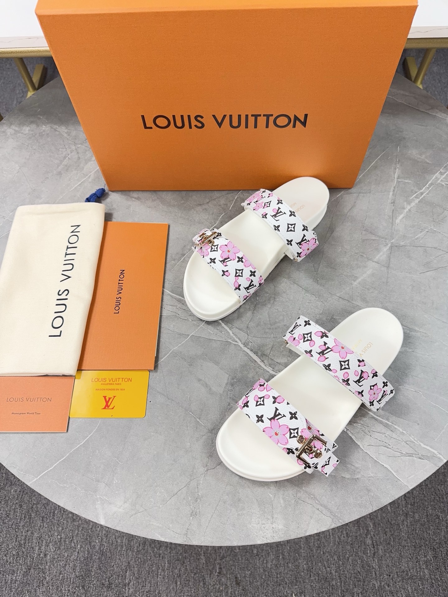 Louis Vuitton 2025 Spring/Summer Sandals with Adjustable Buckle 7 i1742807113655 4639 0 5