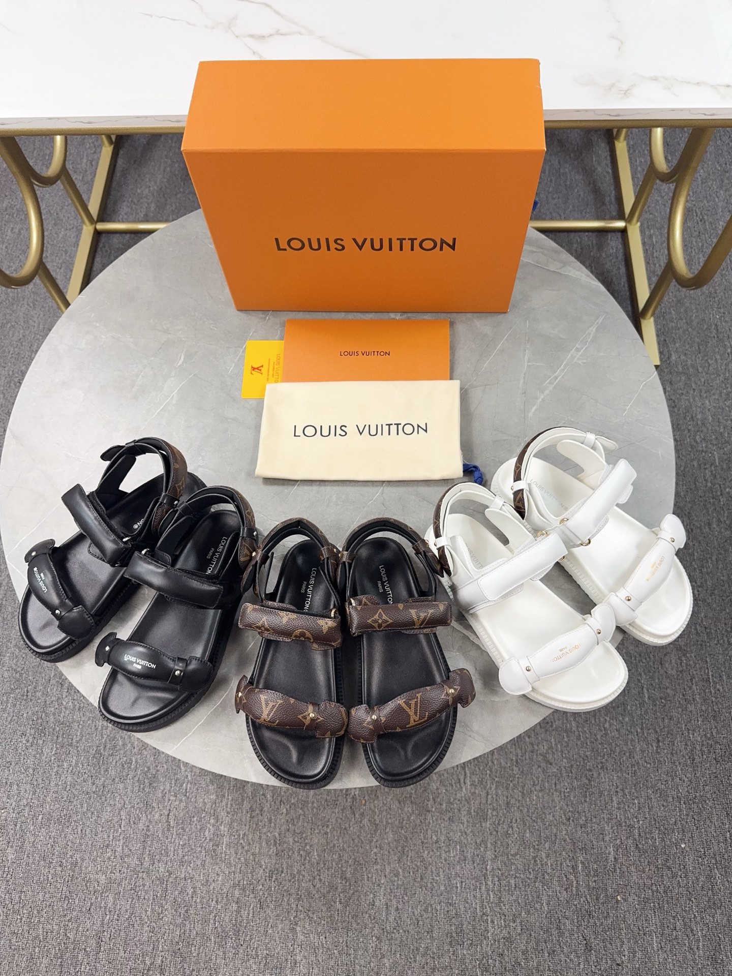 Louis Vuitton 2025 Spring/Summer White Leather Beach Sandals 10 i1743066302652 2573 0 0
