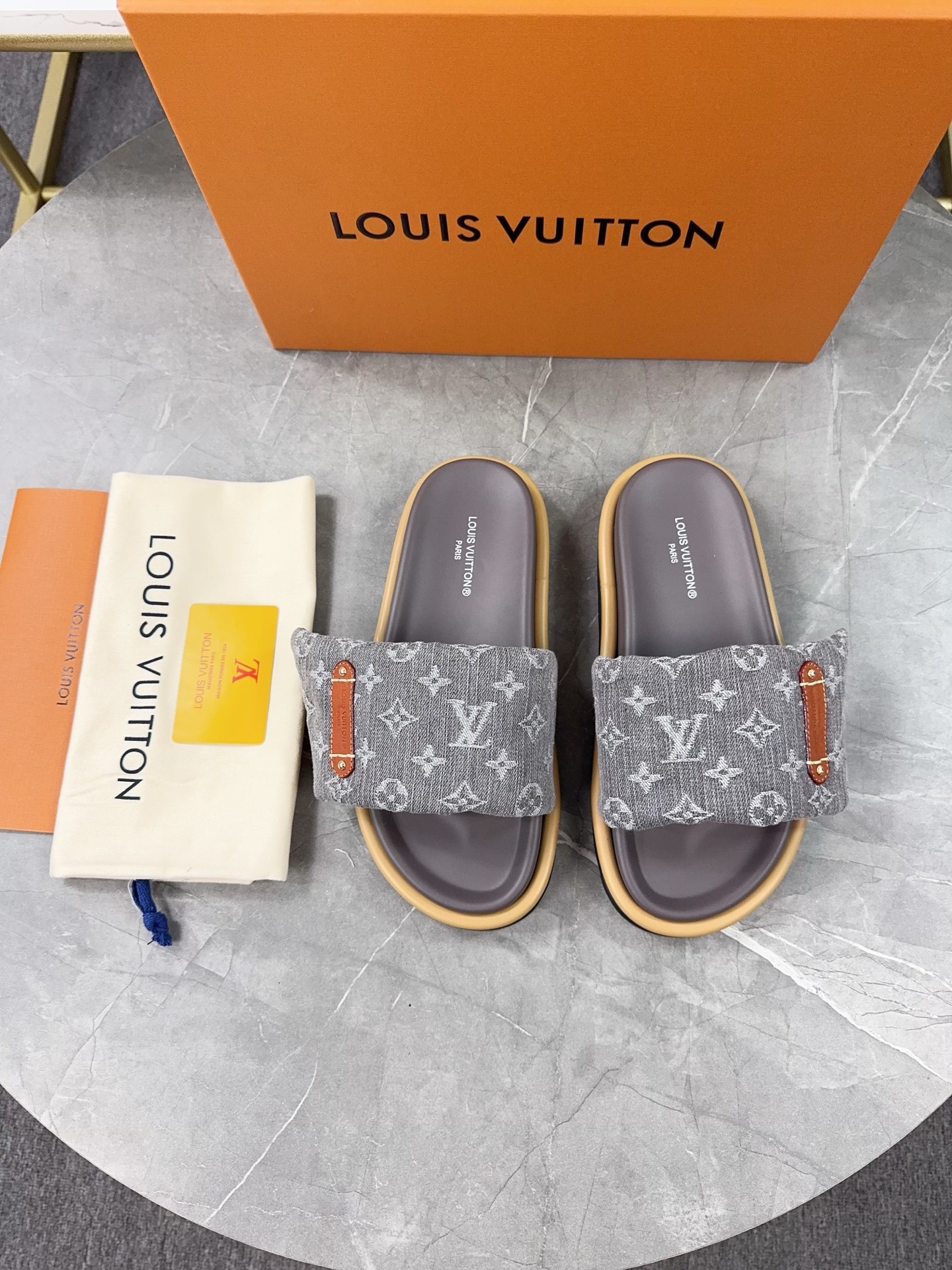 Louis Vuitton Pool Pillow Comfort Flat Sandal with Monogram Fabric, Grey 3 i1743332056092 4005 0 0