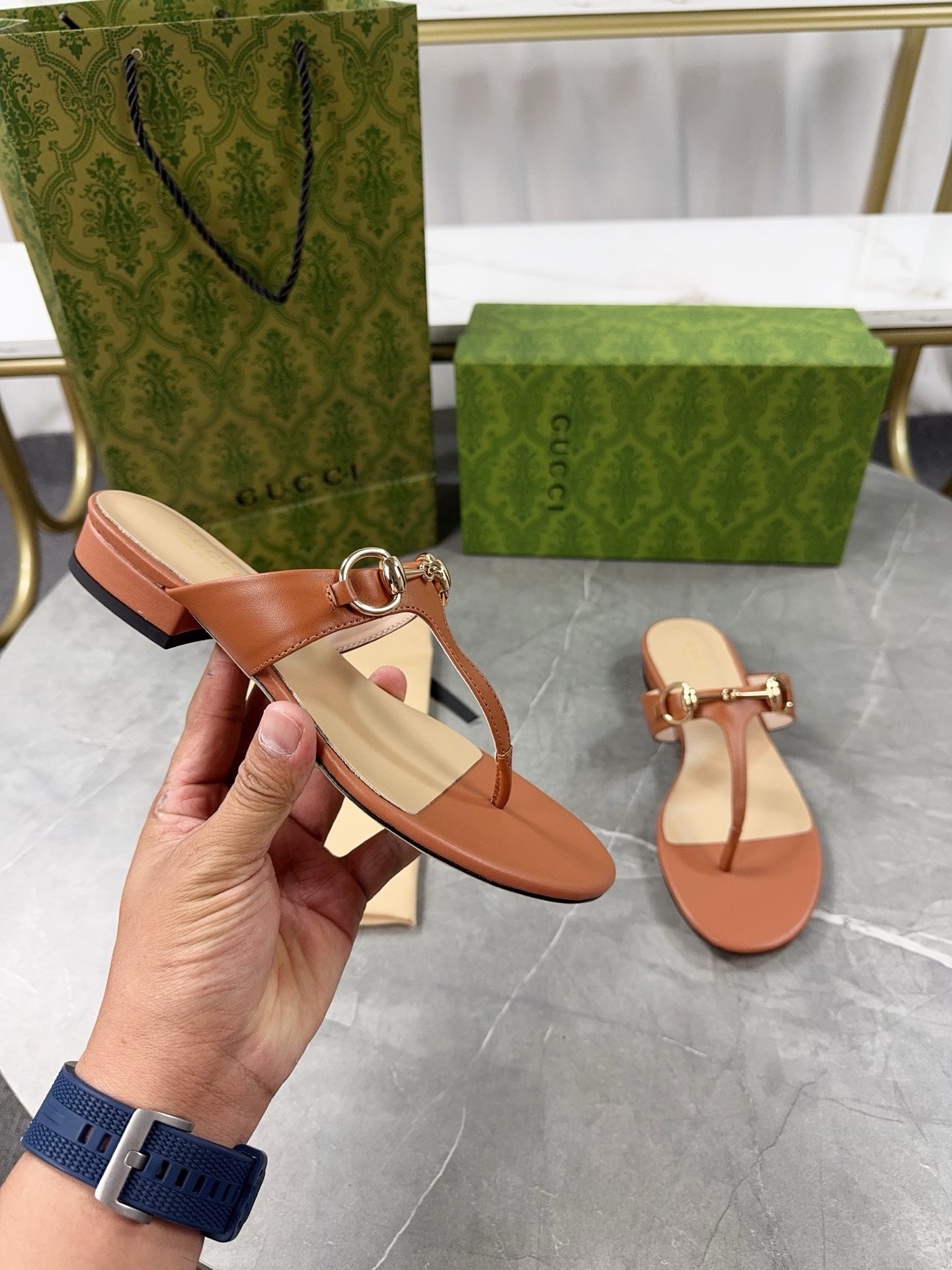 Gucci Women's Leather Thong Sandals with Horsebit Detail - Fashionable & Chic 5 i1743673342338 1688 0 3