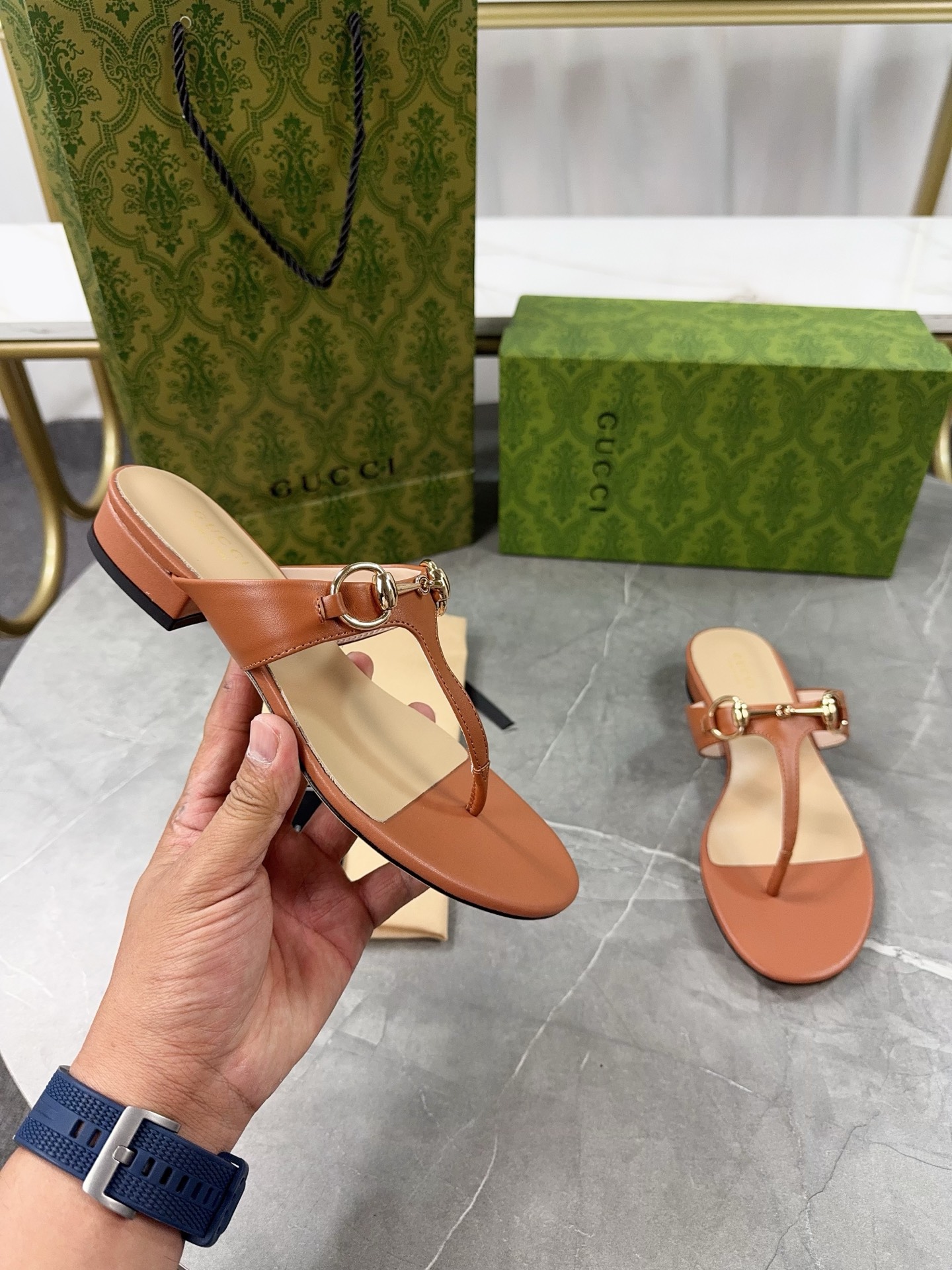 Gucci Women's Leather Thong Sandals with Horsebit Detail - Fashionable & Chic 9 i1743673343074 6286 0 7