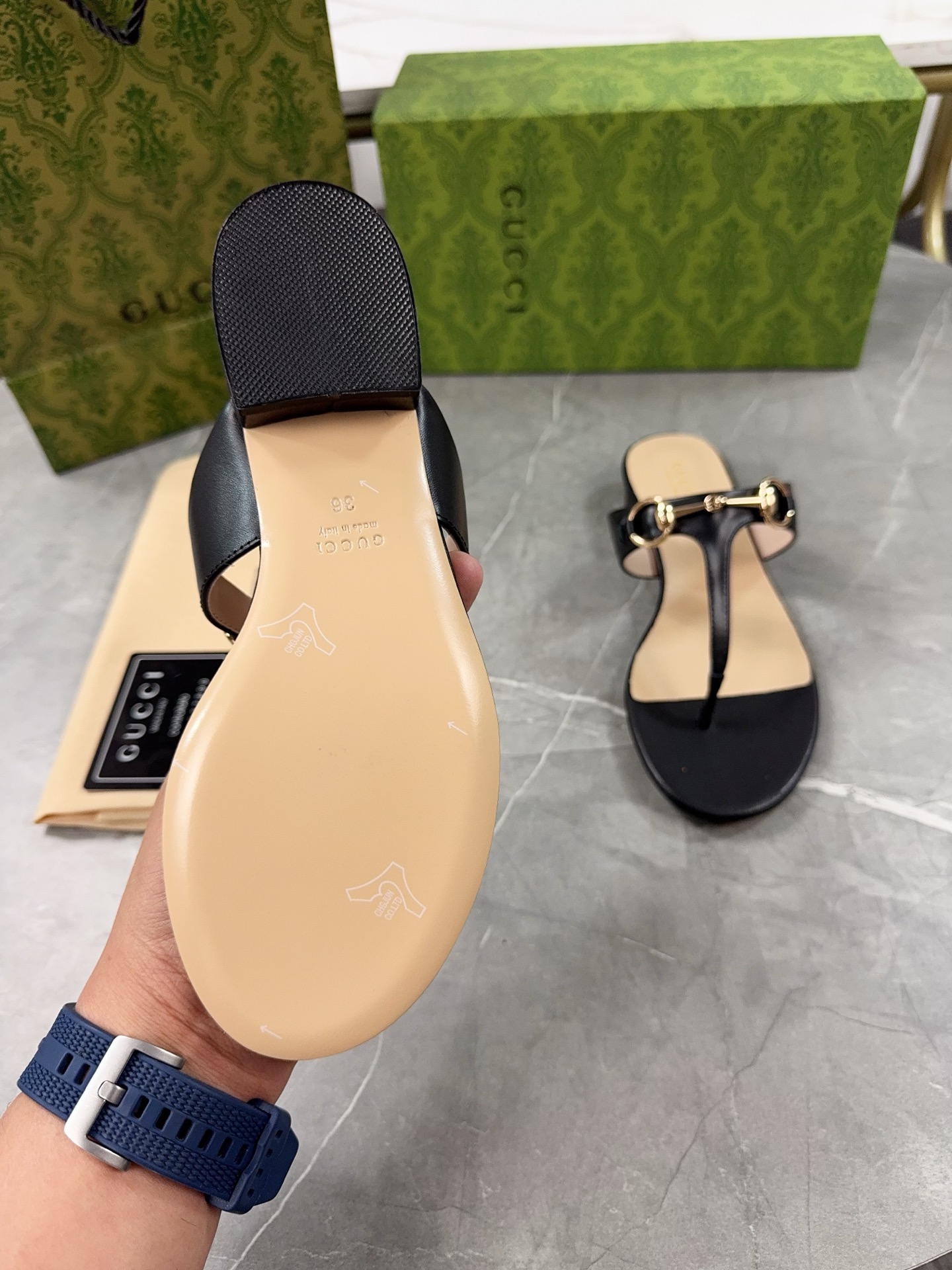 Gucci Women's Black Leather Thong Sandals with Horsebit Detail 6 i1743673374031 7465 0 4