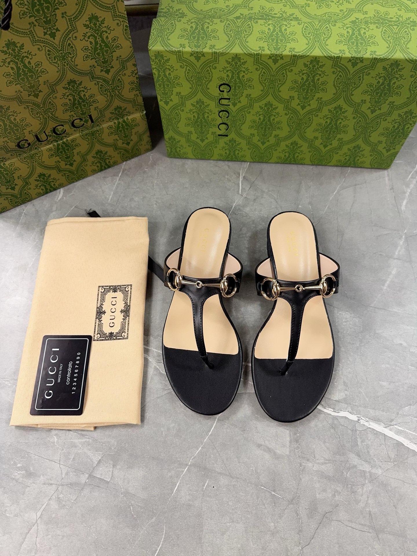 Gucci Women's Black Leather Thong Sandals with Horsebit Detail 3 i1743673374108 4972 0 1